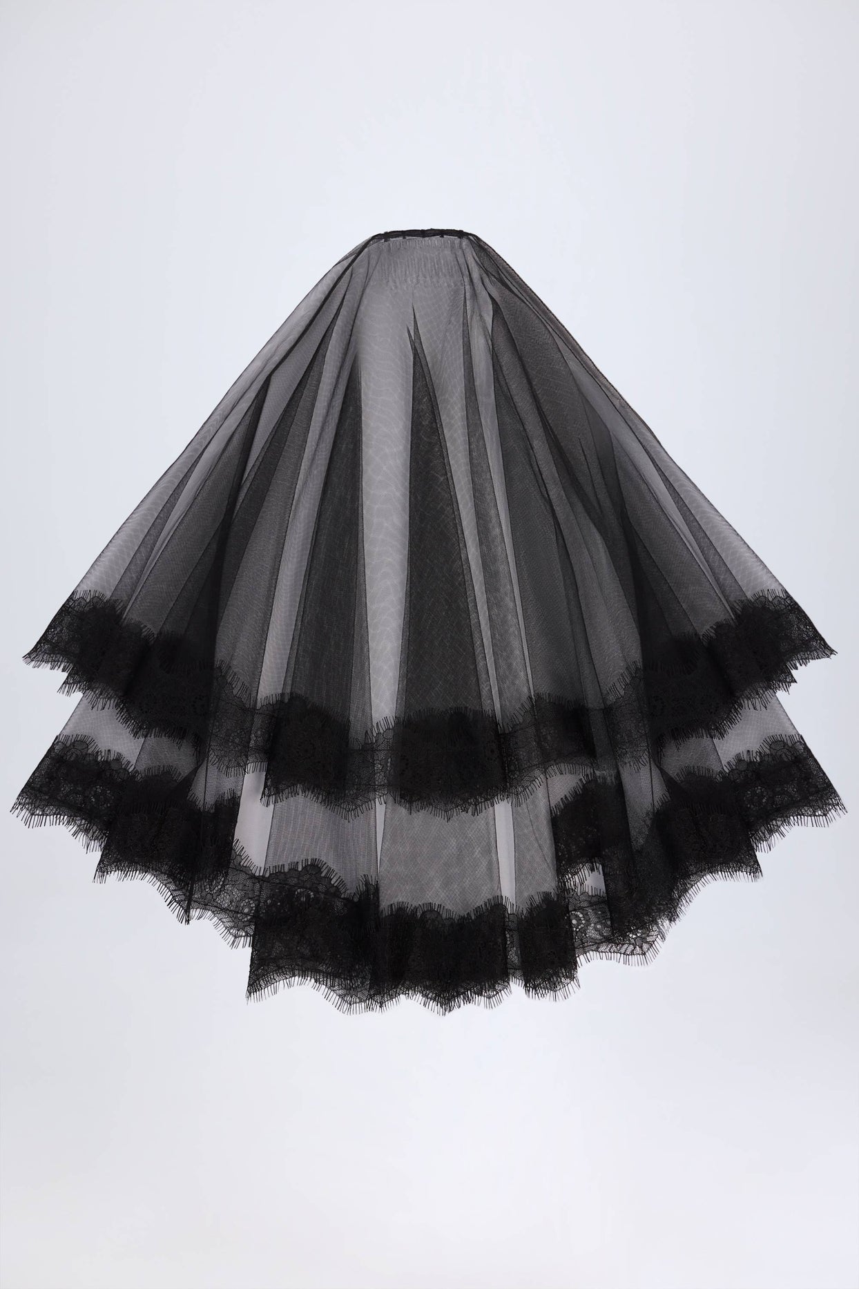 Lace-Trim Veil in Black - 2