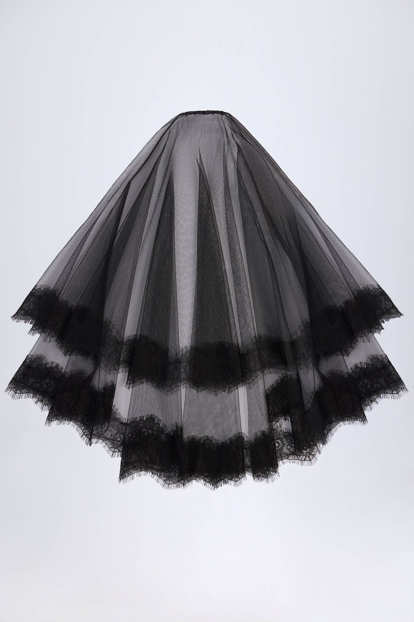 Lace-Trim Veil in Black - 2