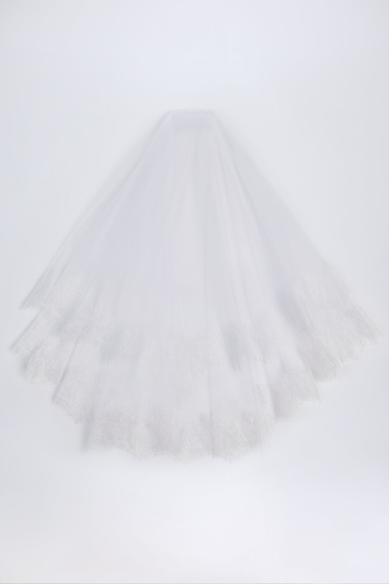 Lace-Trim Veil in White - 4