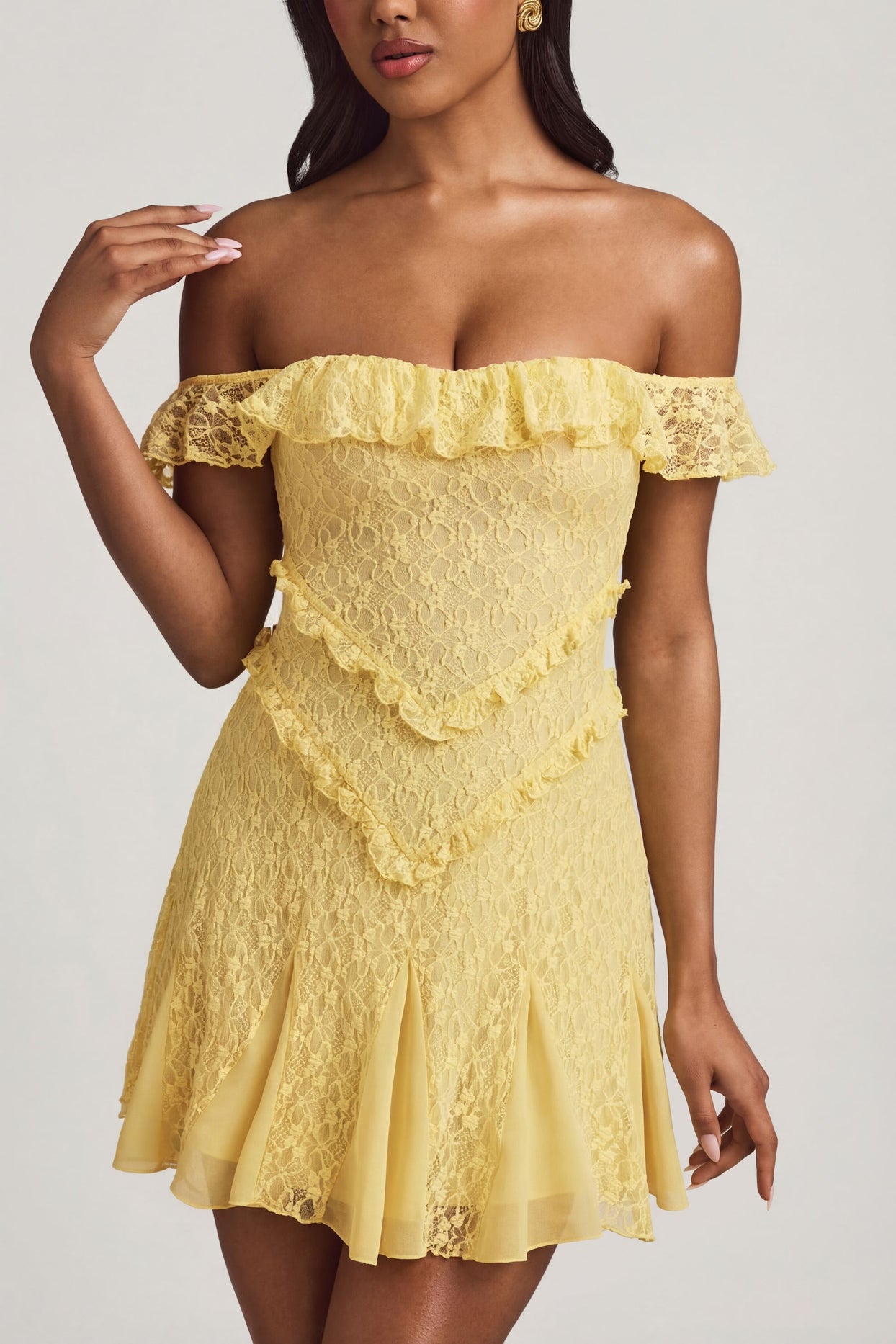 Off-Shoulder Lace A-Line Mini Dress in Pastel Yellow - 4