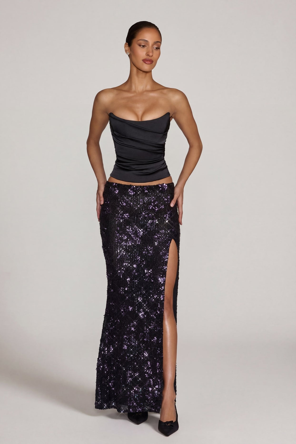 Embellished Mid-Rise Thigh-Split Maxi Skirt in Black Purple - 5