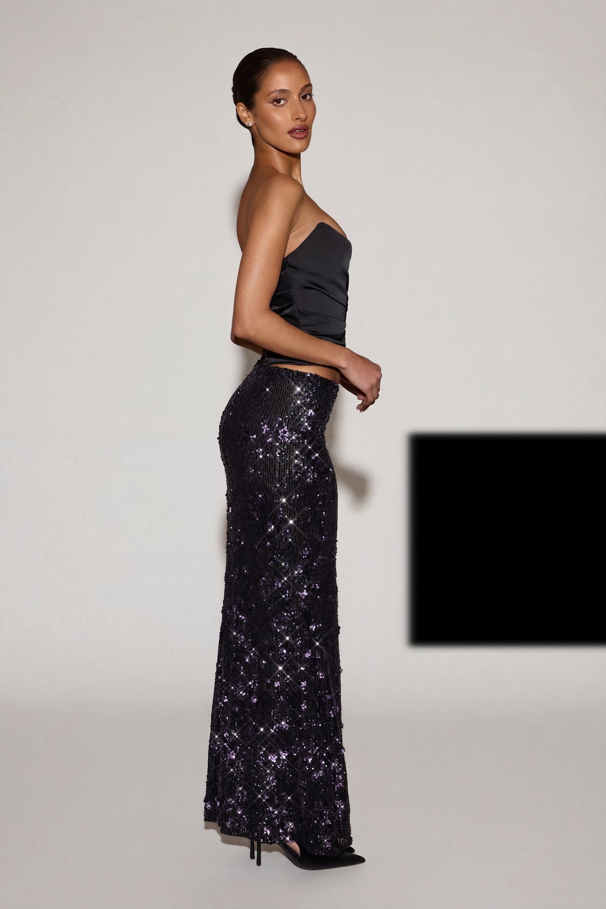Embellished Mid-Rise Thigh-Split Maxi Skirt in Black Purple - 7