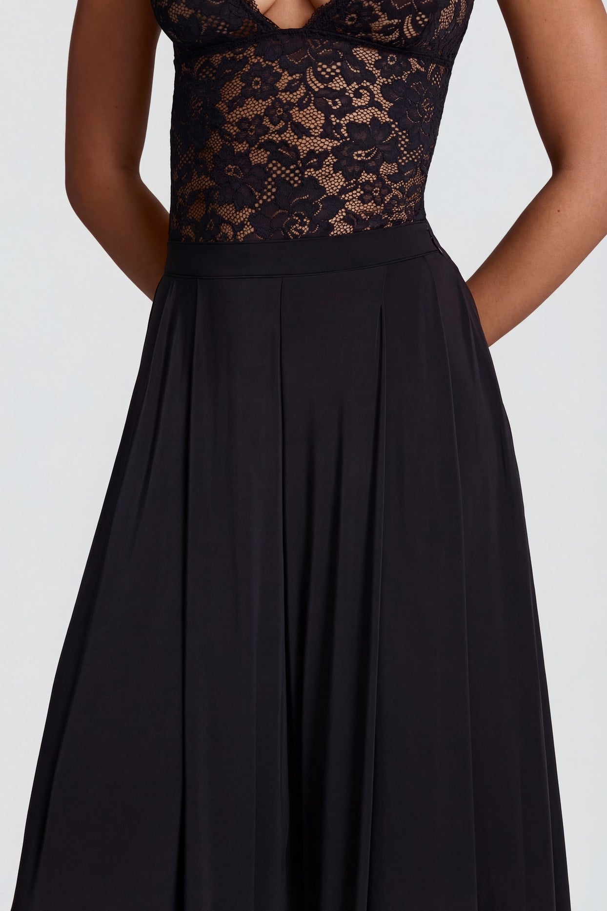 Soft Jersey Mid-Rise Wide-Leg Trousers in Black - 4