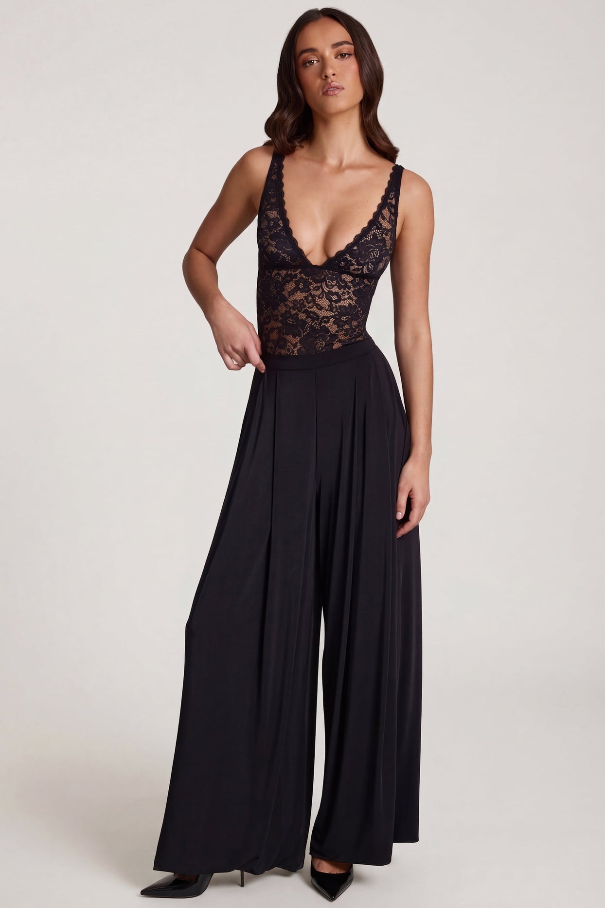 Soft Jersey Mid-Rise Wide-Leg Trousers in Black - 6