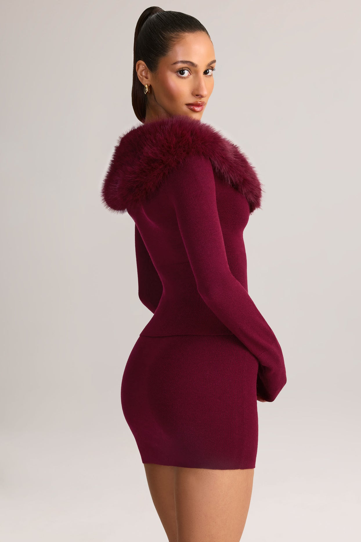 Knit Mid-Rise Mini Skirt in Wine - 7