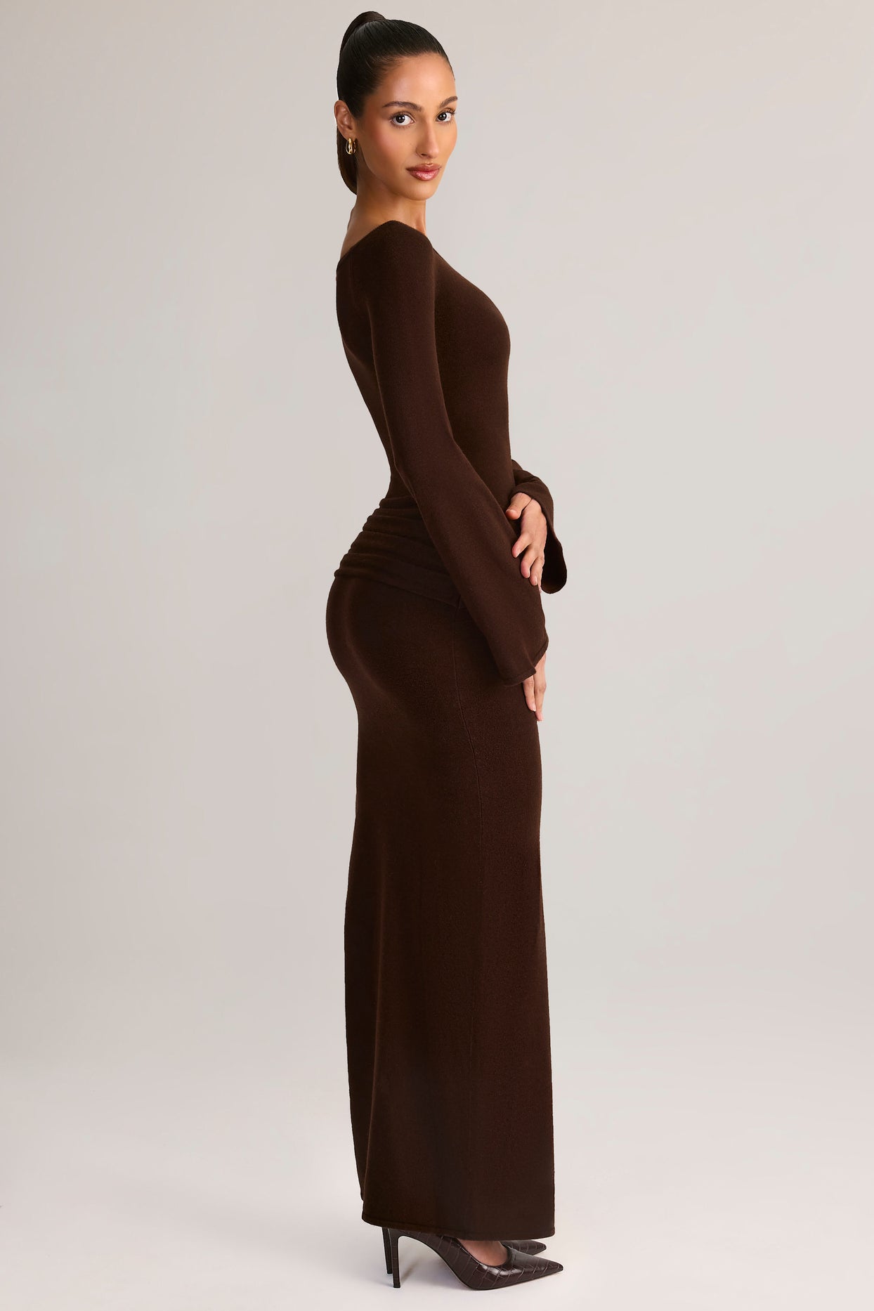 Rib-Knit Boat-Neck Long-Sleeve Maxi Dress in Chocolate Brown - 7