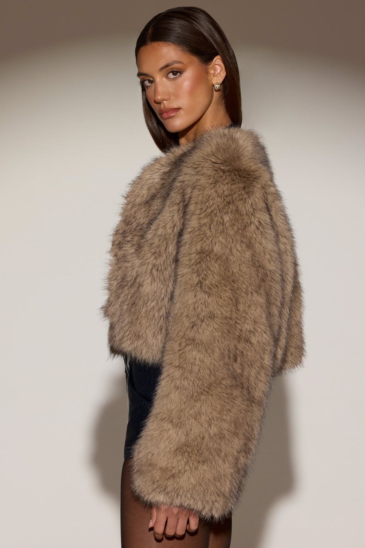 Cropped Faux-Fur Jacket in Light Brown - 3