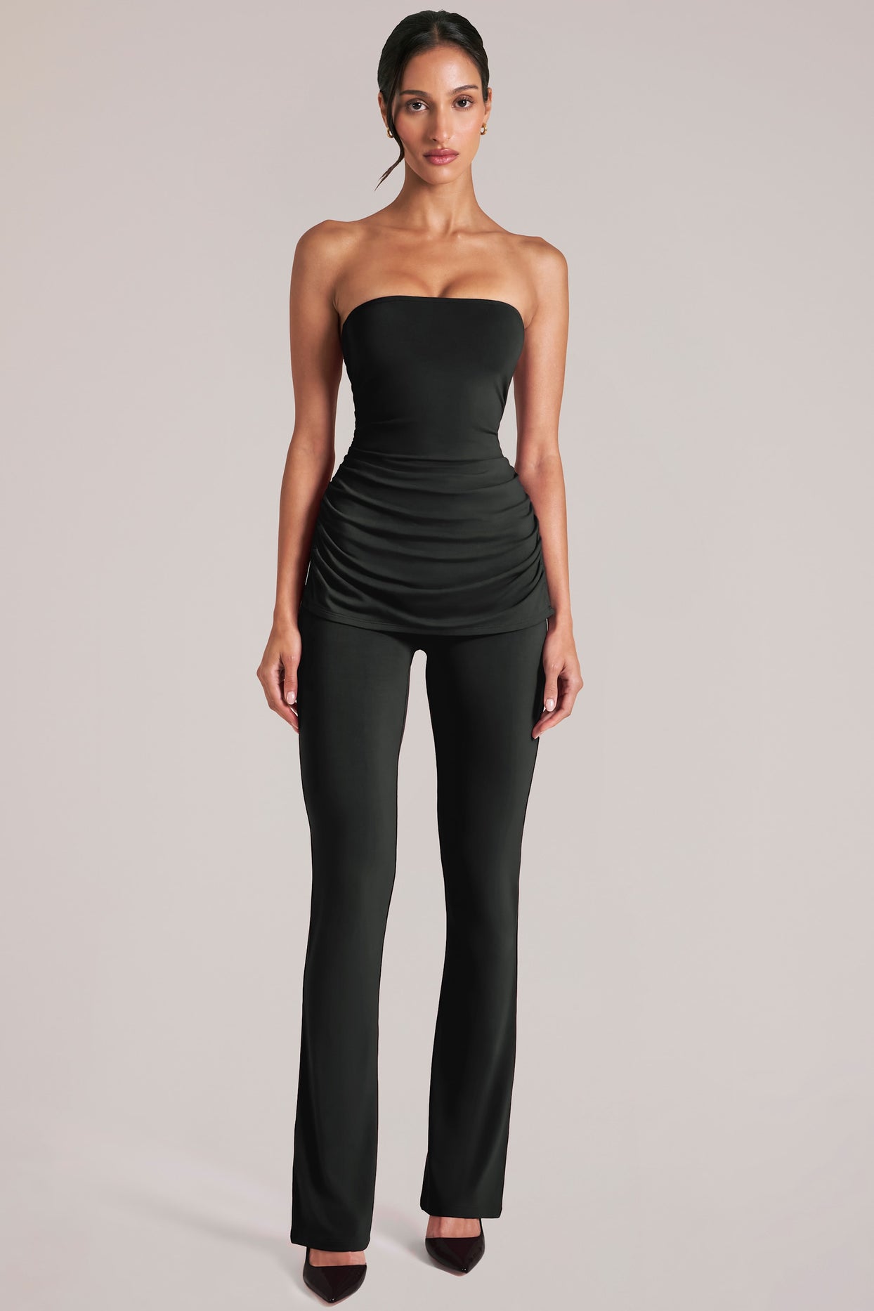 Mid-Rise Fitted Trousers  in Black - 4