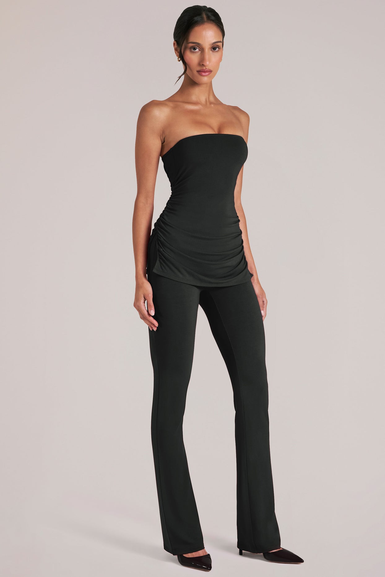Mid-Rise Fitted Trousers  in Black - 7