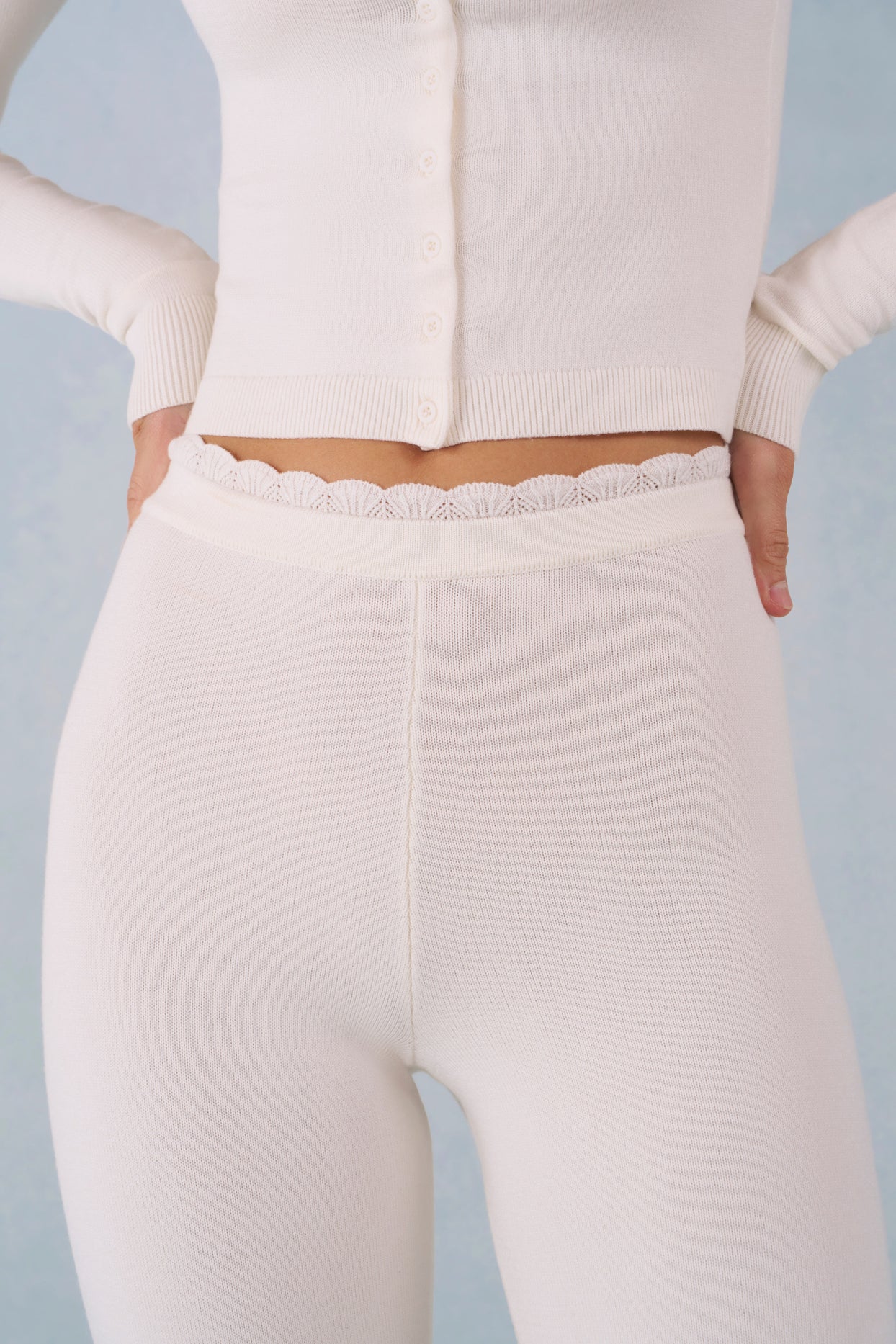 Knit Mid-Rise Capri Trousers in Ivory - 5