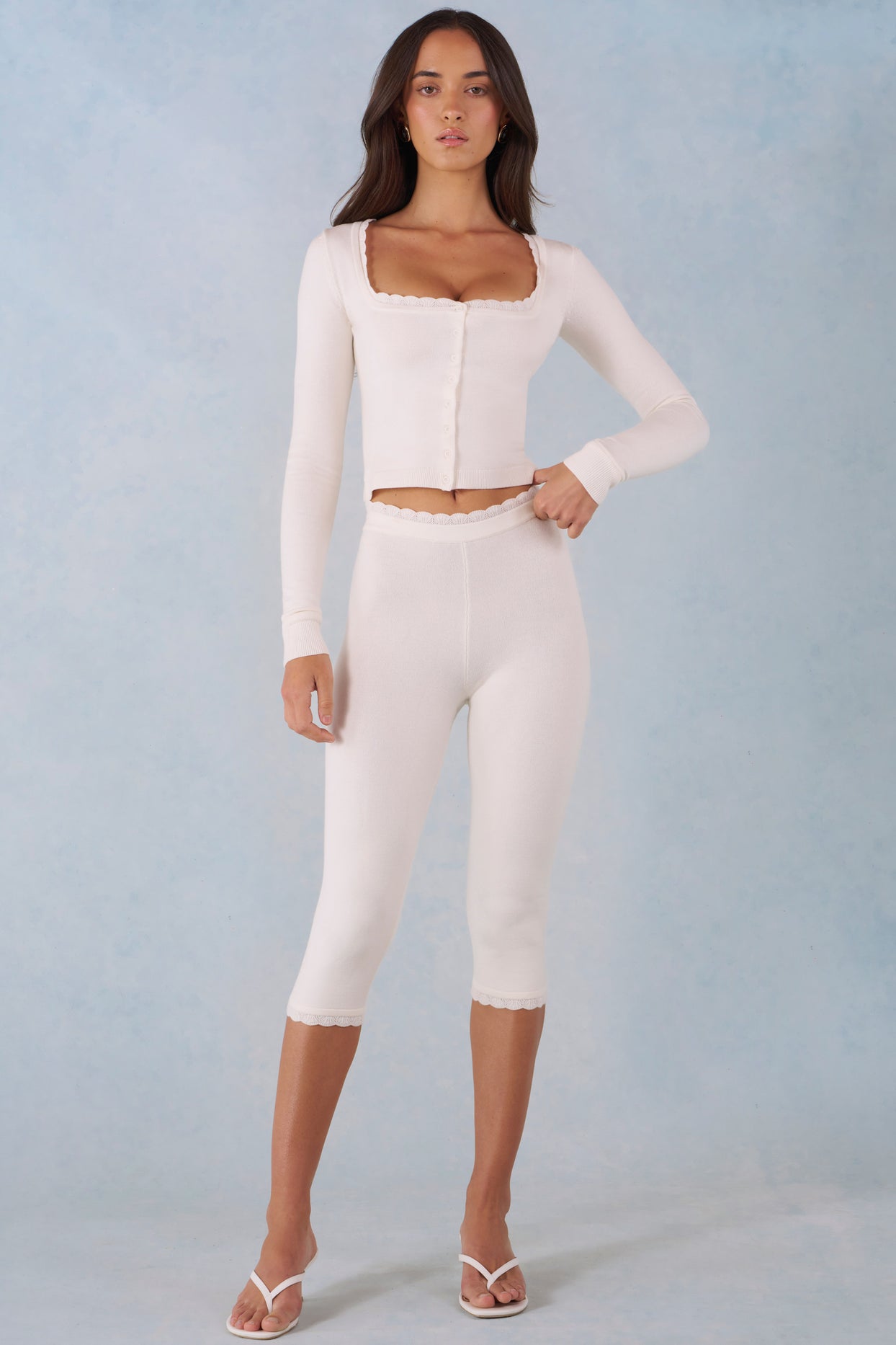 Knit Mid-Rise Capri Trousers in Ivory - 6