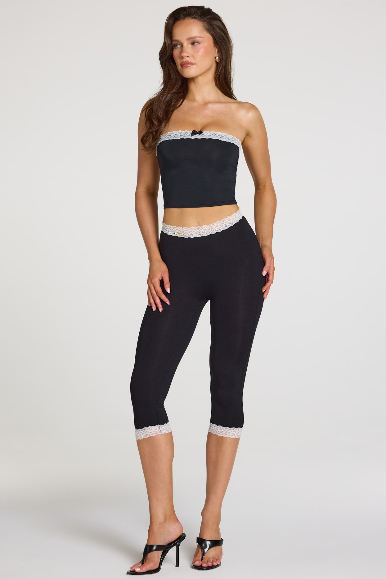 Modal Lace-Trim Mid-Rise Capri Leggings in Black - 6