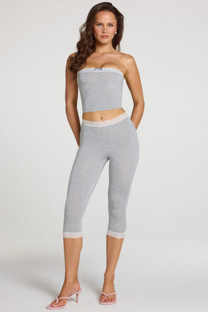 Oh Polly model Georgia wearing the Zorina Leggings in Grey Marl Modal fabric perfect for casual brunch