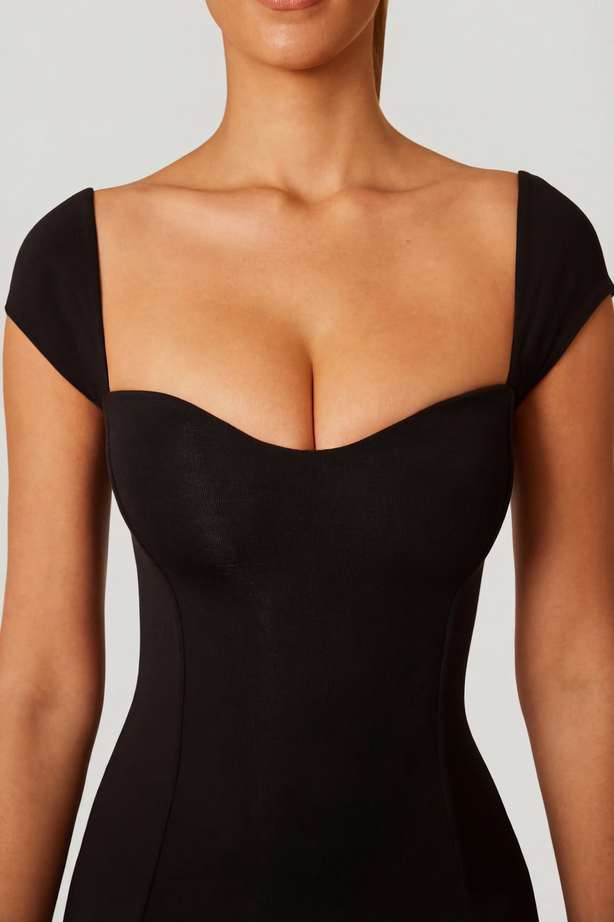 Sweetheart Neckline Maxi Dress in Black - 4