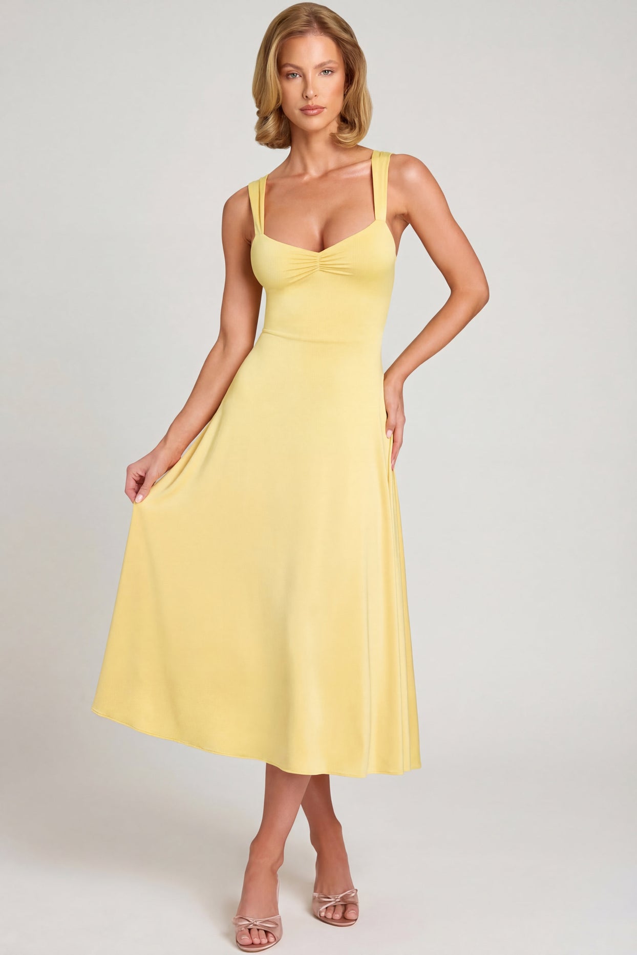 Sweetheart-Neck Ruched Midaxi Dress in Pastel Yellow - 7
