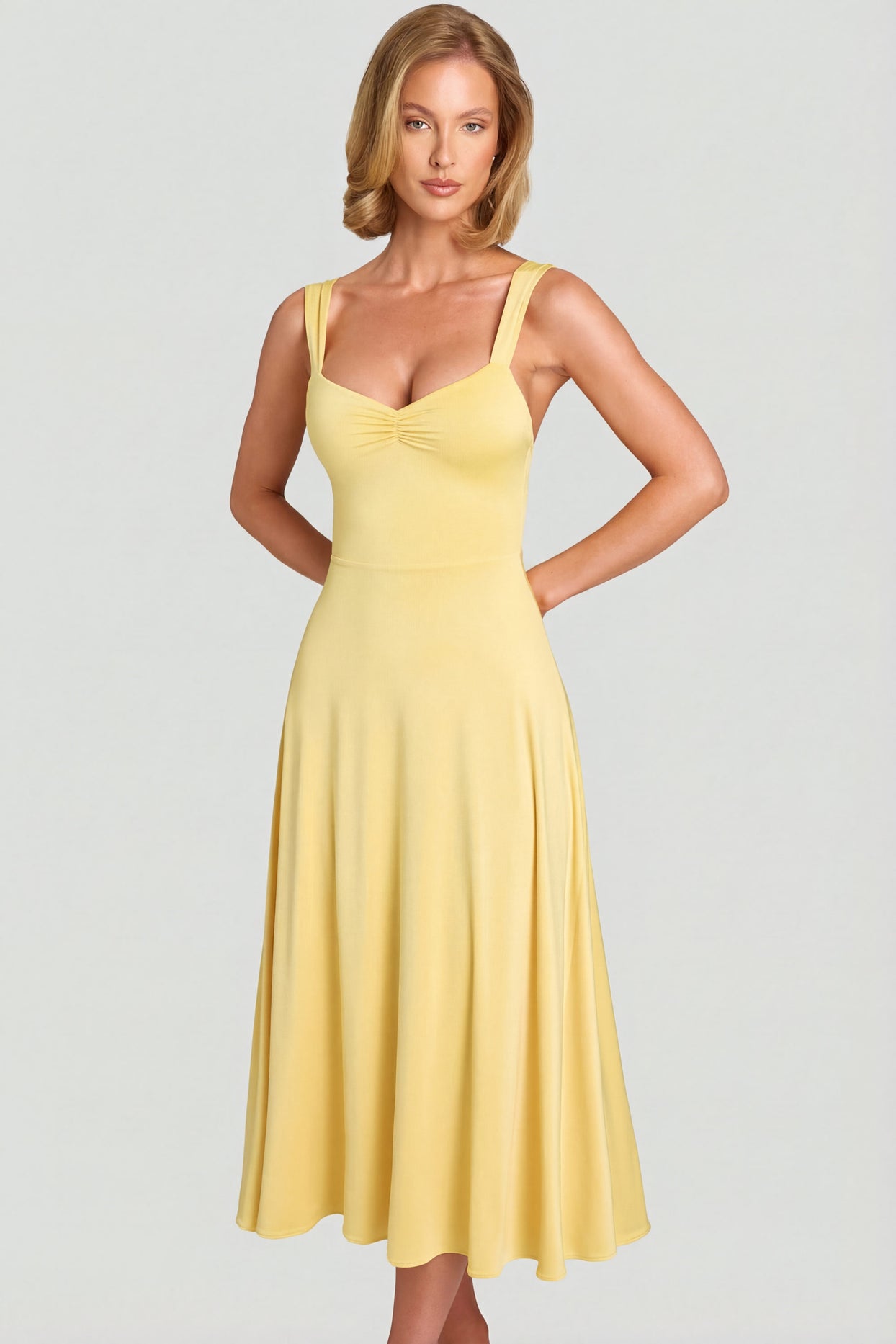 Sweetheart-Neck Ruched Midaxi Dress in Pastel Yellow - 5