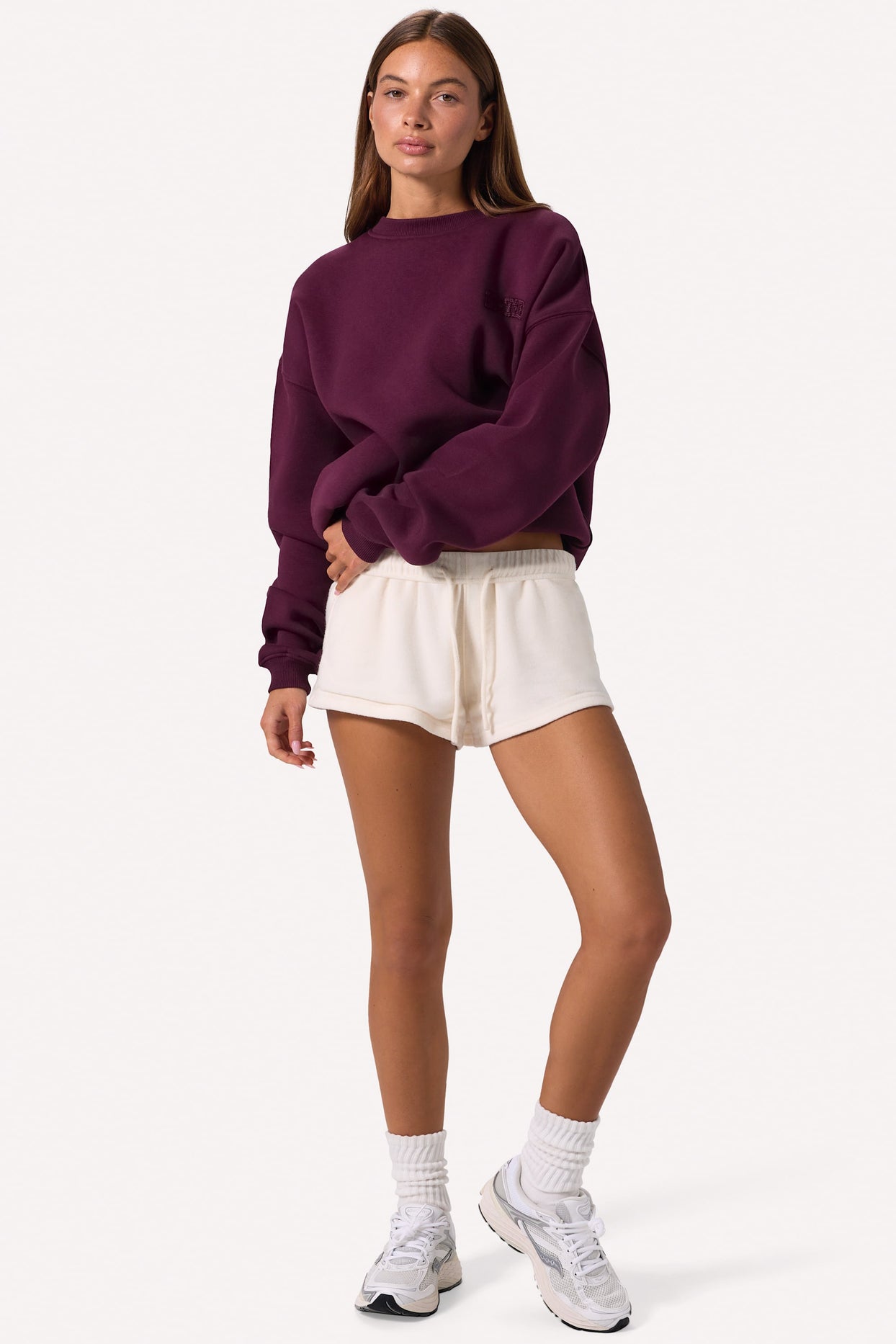 Oversized Crew-Neck Jumper in Burgundy - 4