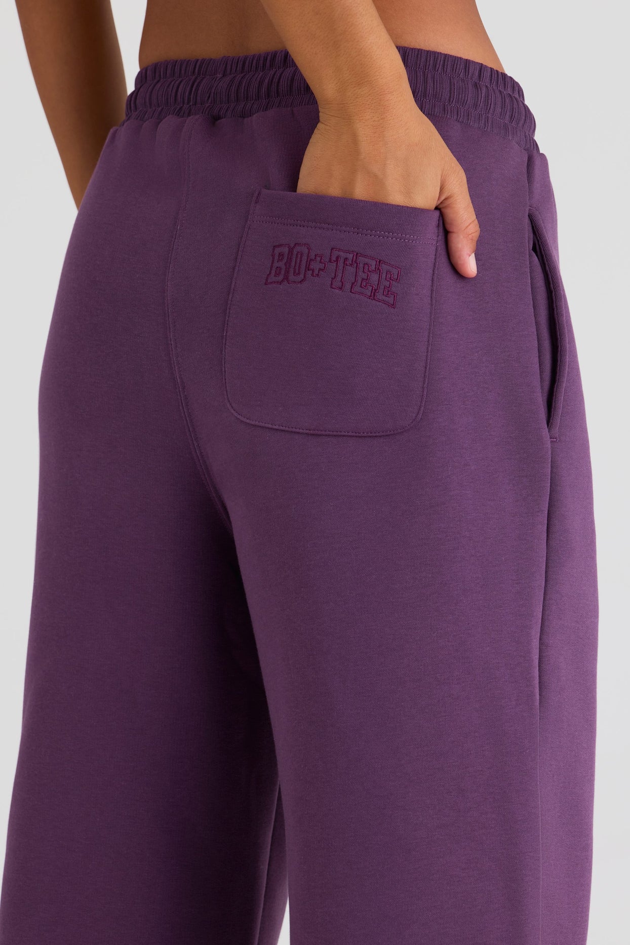 Brushed Jersey Wide-Leg Joggers in Plum - 4