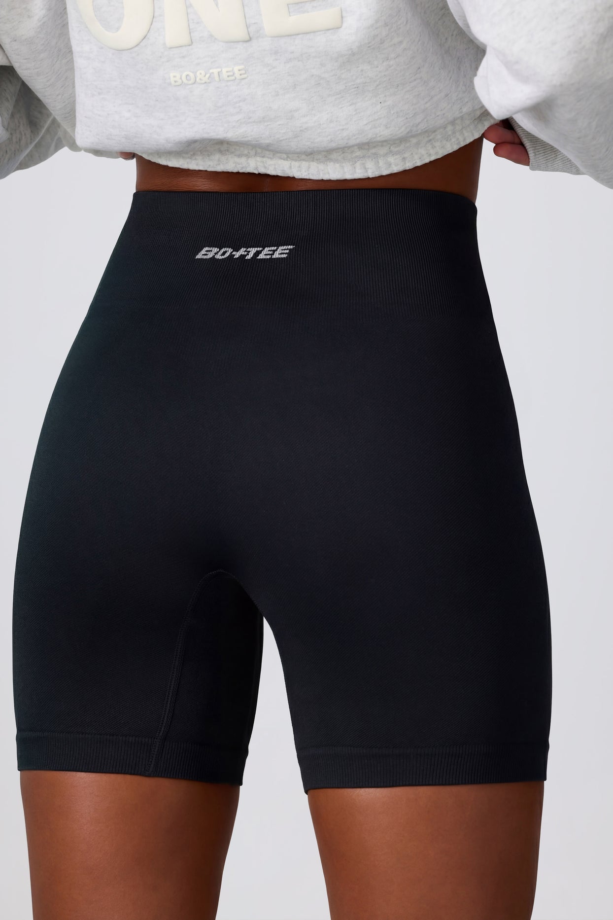 Super Sculpt Seamless Biker Shorts in Black - 4