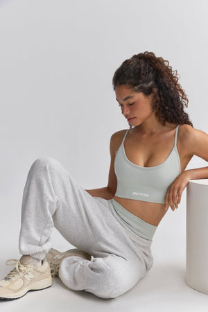 Super Sculpt Seamless Scoop-Neck Sports Bra in Grey