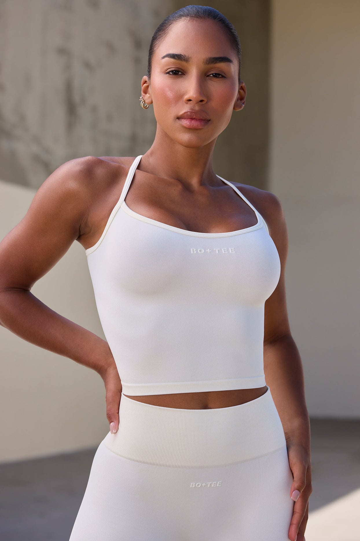 Super Sculpt Seamless Scoop Neck Top in Eggshell