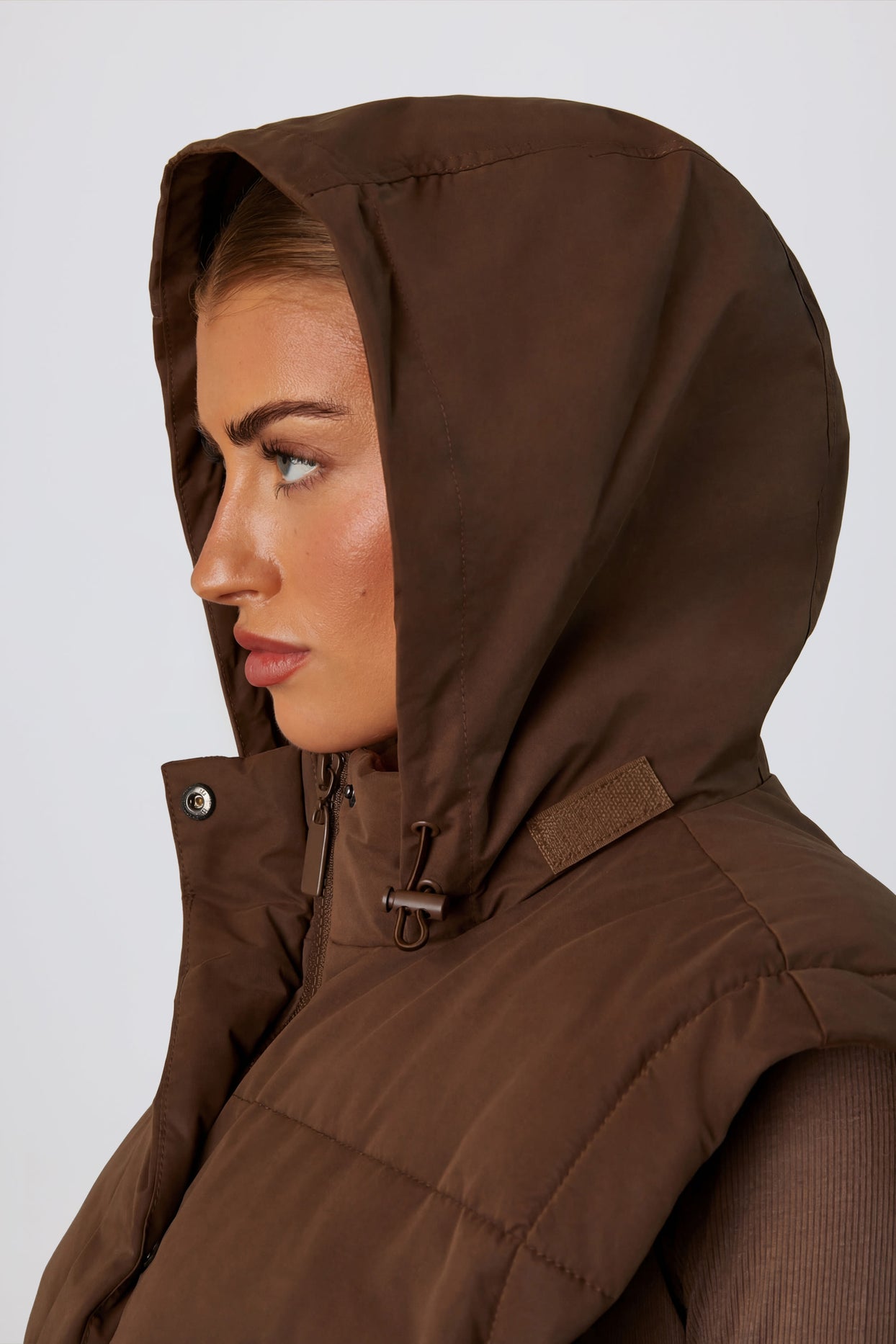 Cropped Puffer Jacket with Detachable Sleeves in Cocoa Brown - 5