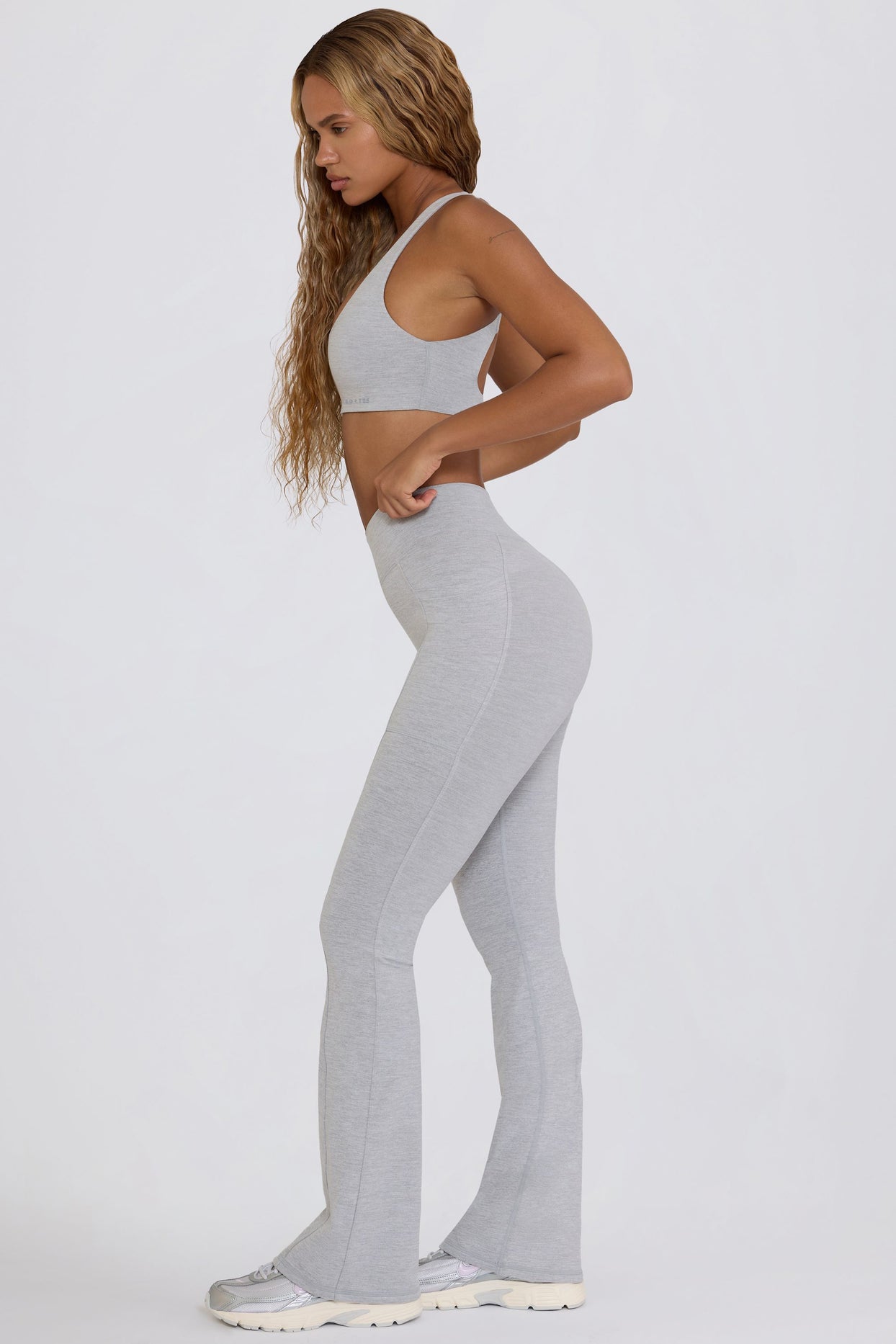 Soft Active V-Waist Pocket Flared Leggings in Grey - 4