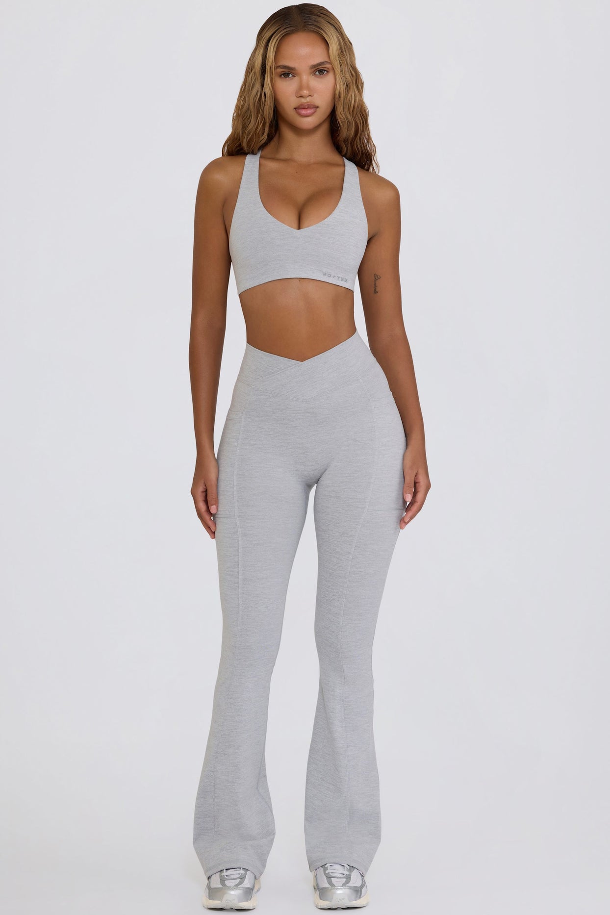 Soft Active V-Waist Pocket Flared Leggings in Grey - 5