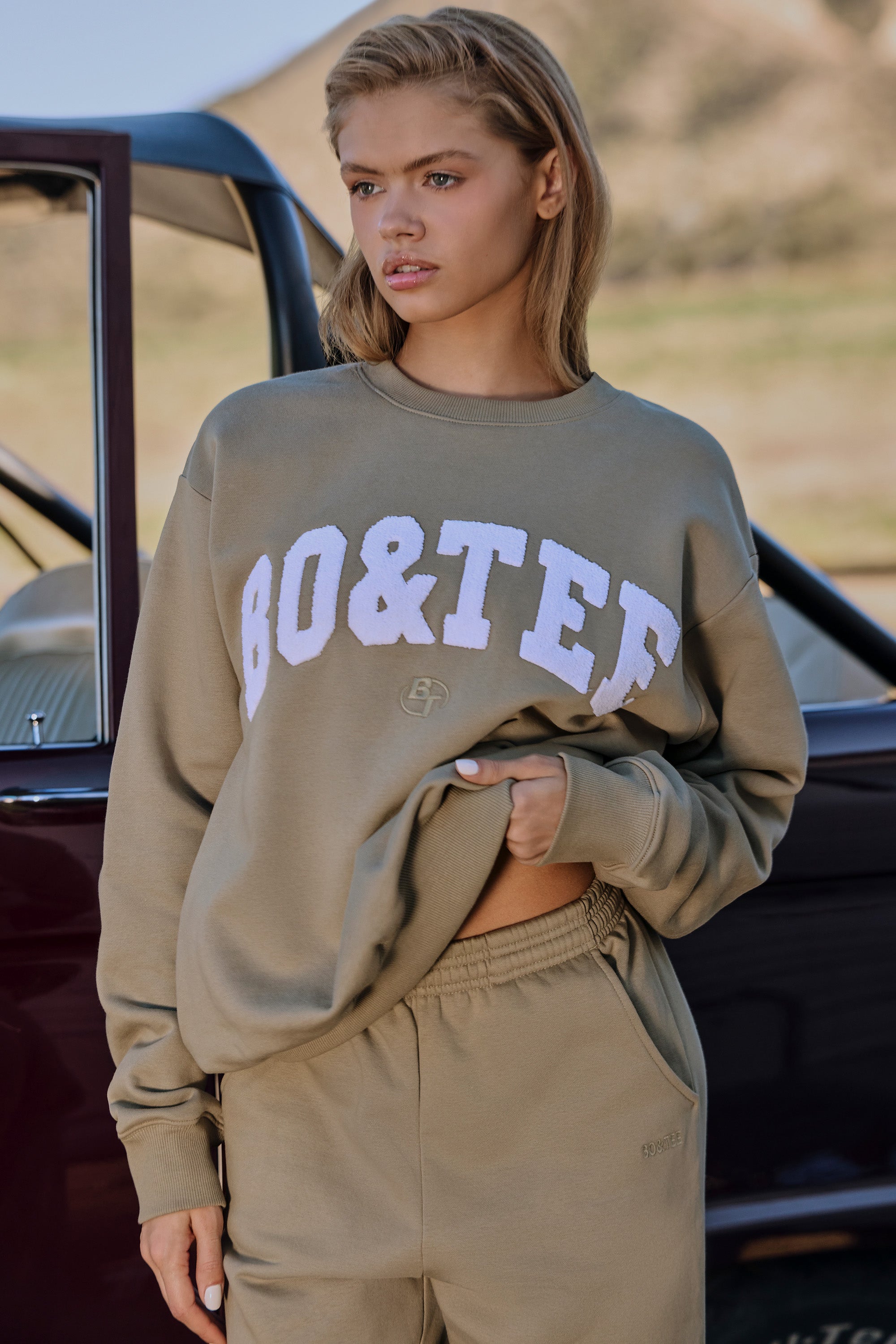 Oversized Crew Neck Sweatshirt in Soft Olive