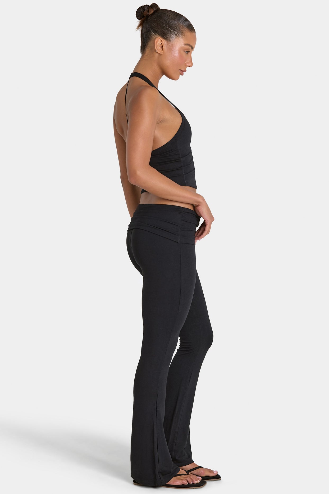 ButterCloud™ Flared Leggings in Black - 3