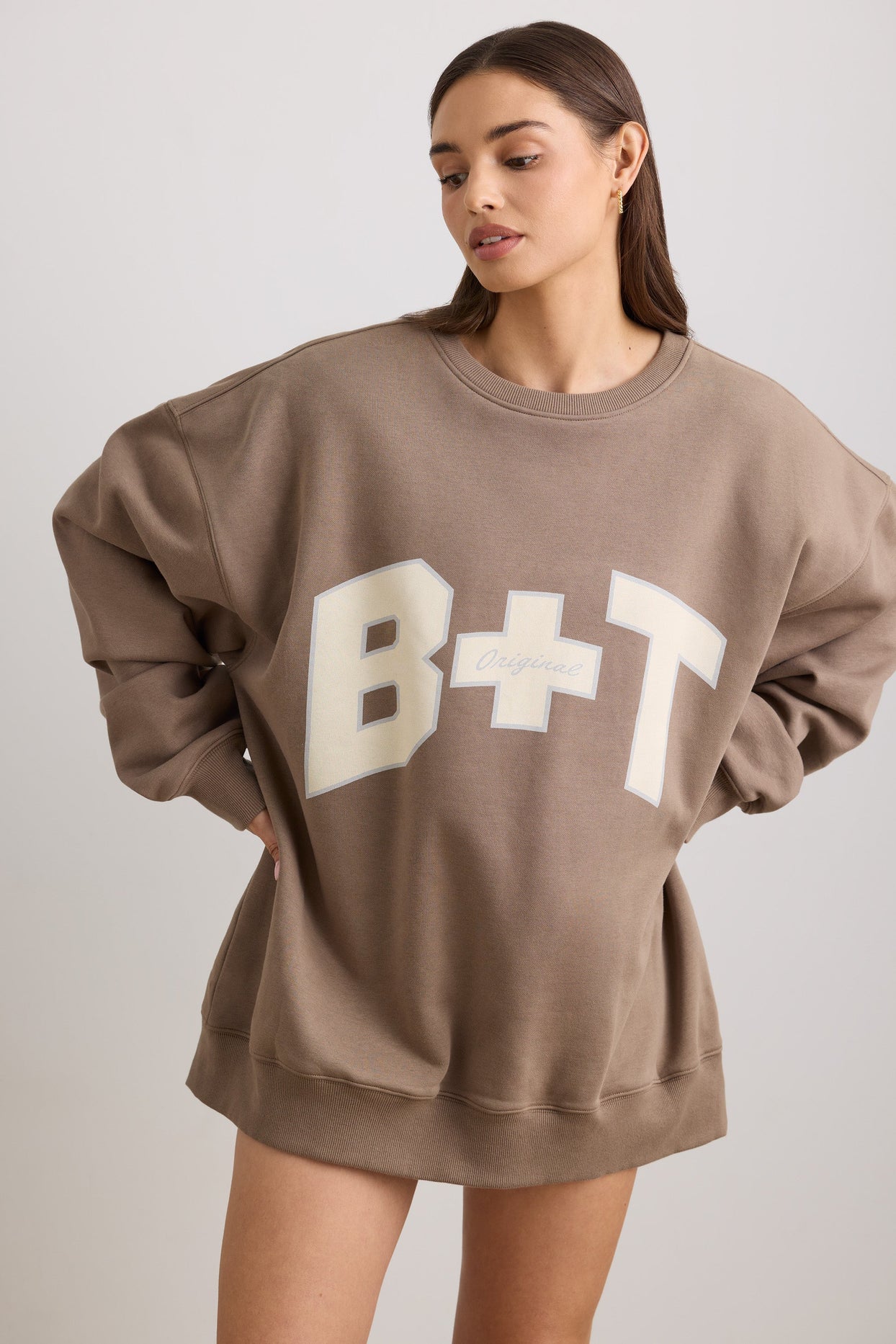 Oversized Crew Neck Sweatshirt in Espresso