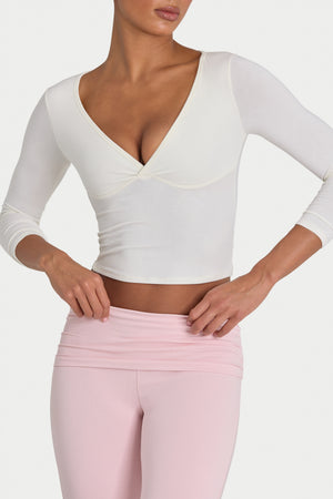 Bo+Tee model Kiele wearing the BT16395__IVO Full Top in Ivory Modal fabric perfect for casual brunches
