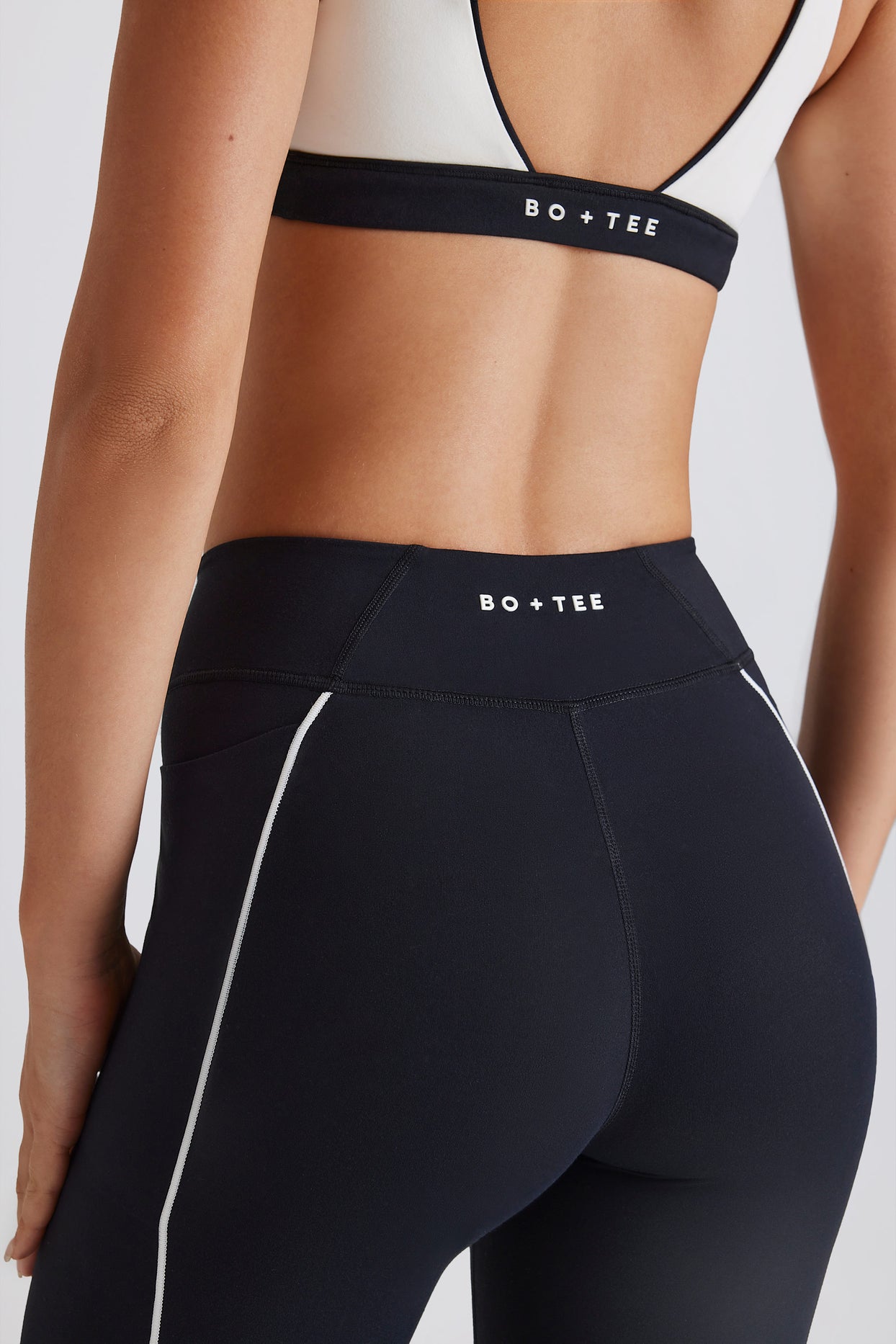 Soft Active Contrast Leggings in Black - 4