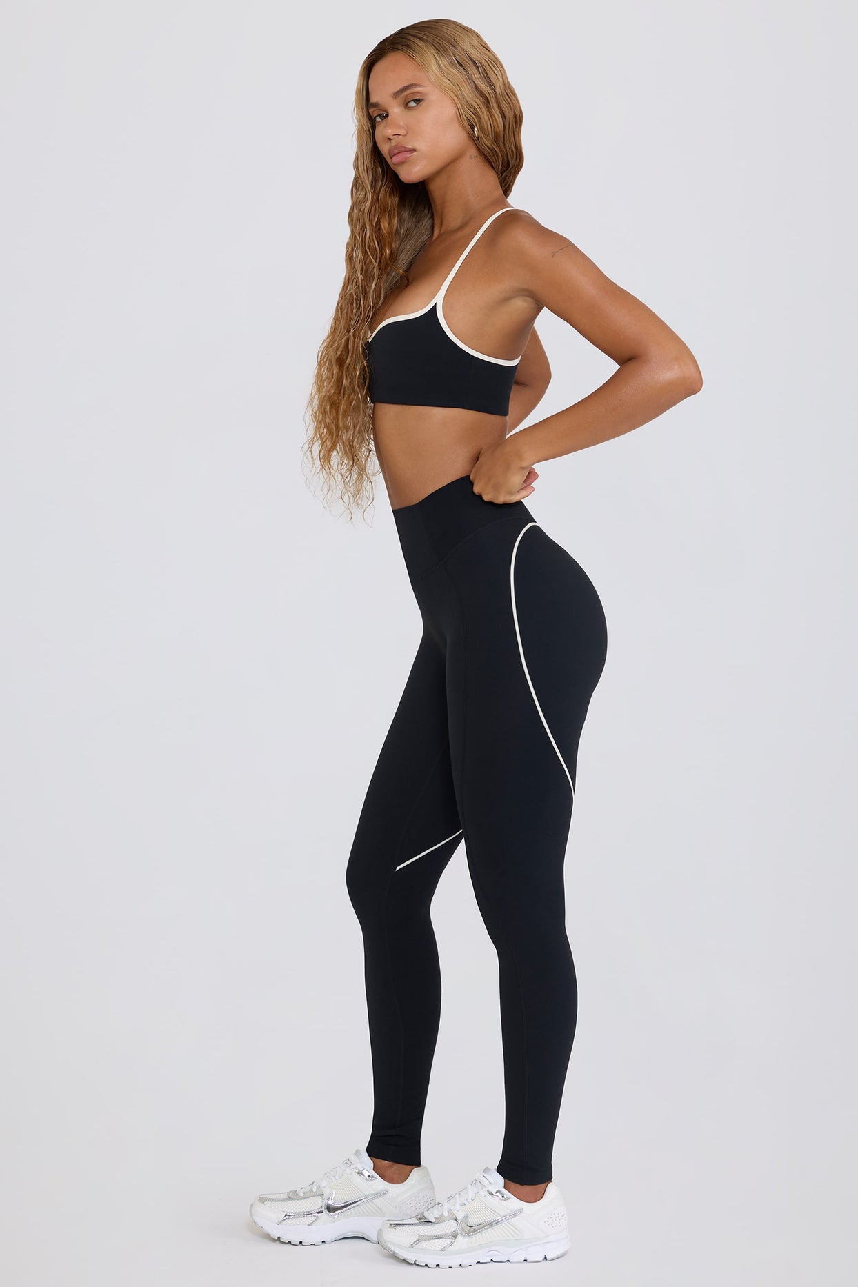 Soft Active Mid-Rise Leggings in Black - 3
