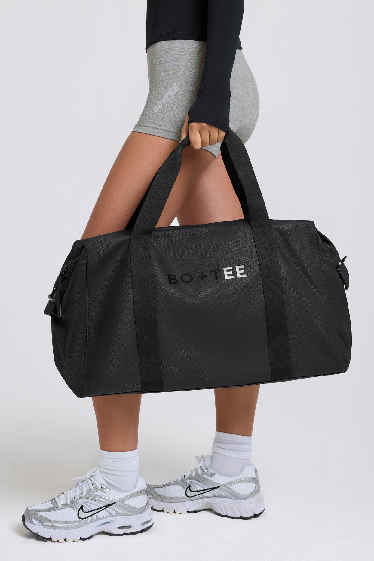 Logo Duffle Bag in Black - 4