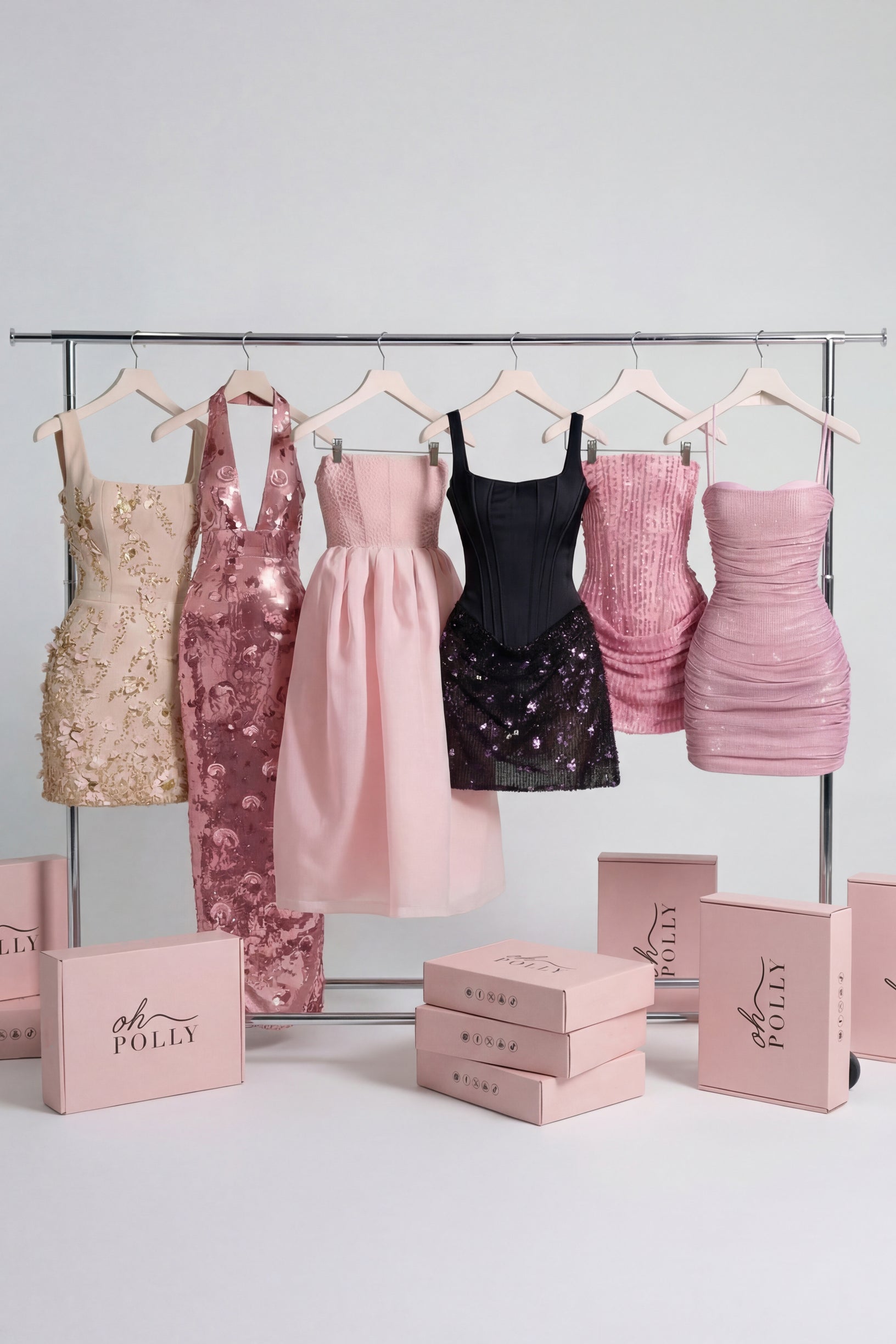 Every embellished item is delivered in a gift box - 1