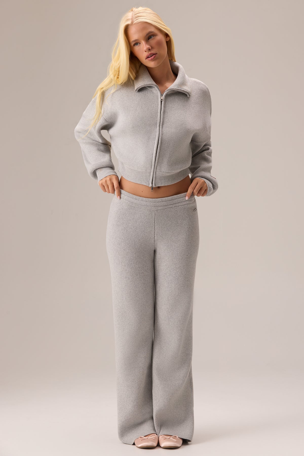 Ribbed Knit Zip-Up Sweatshirt in Pebble