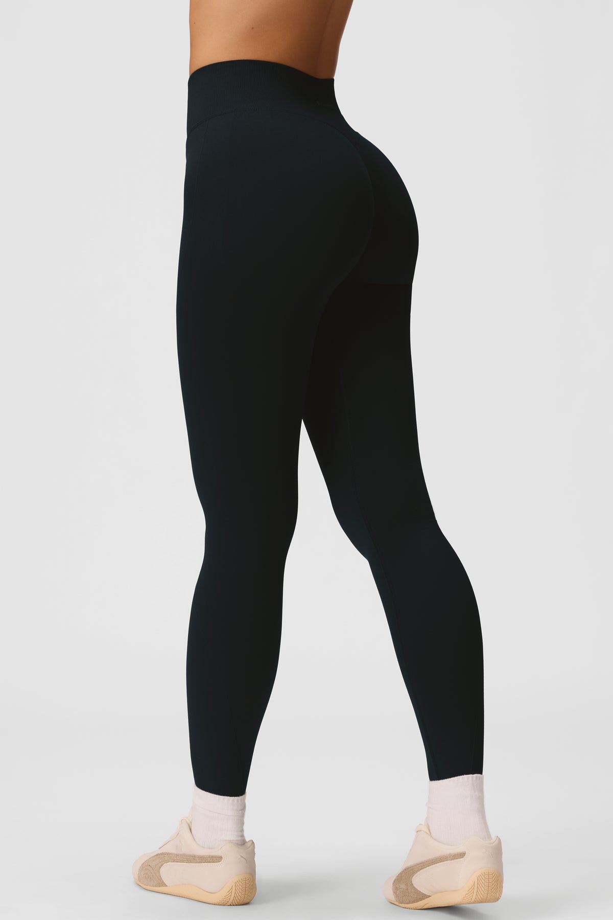 Seamless Full-Length Leggings in Black