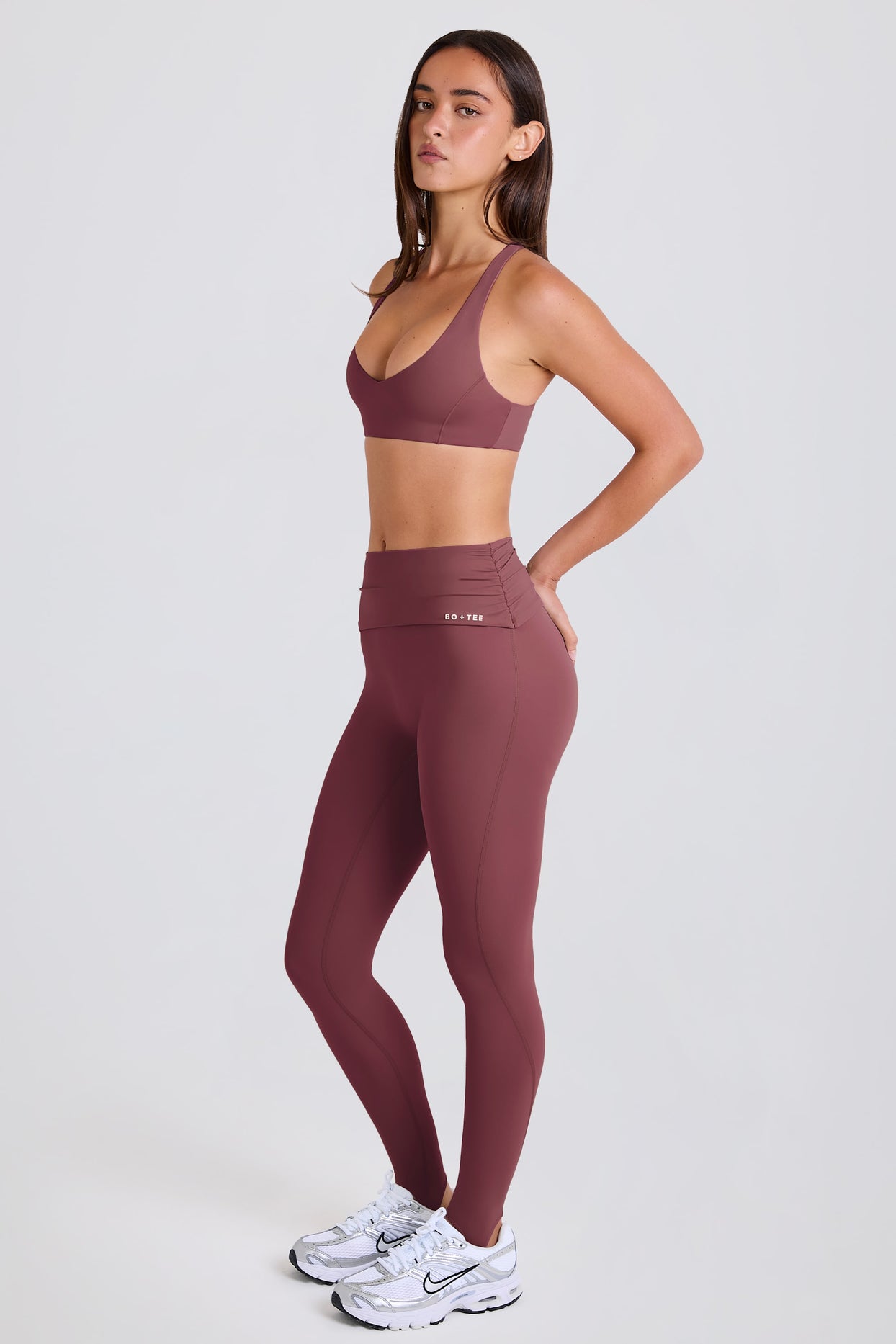 Foldover Mid-Rise Stirrup Leggings in Acai - 5