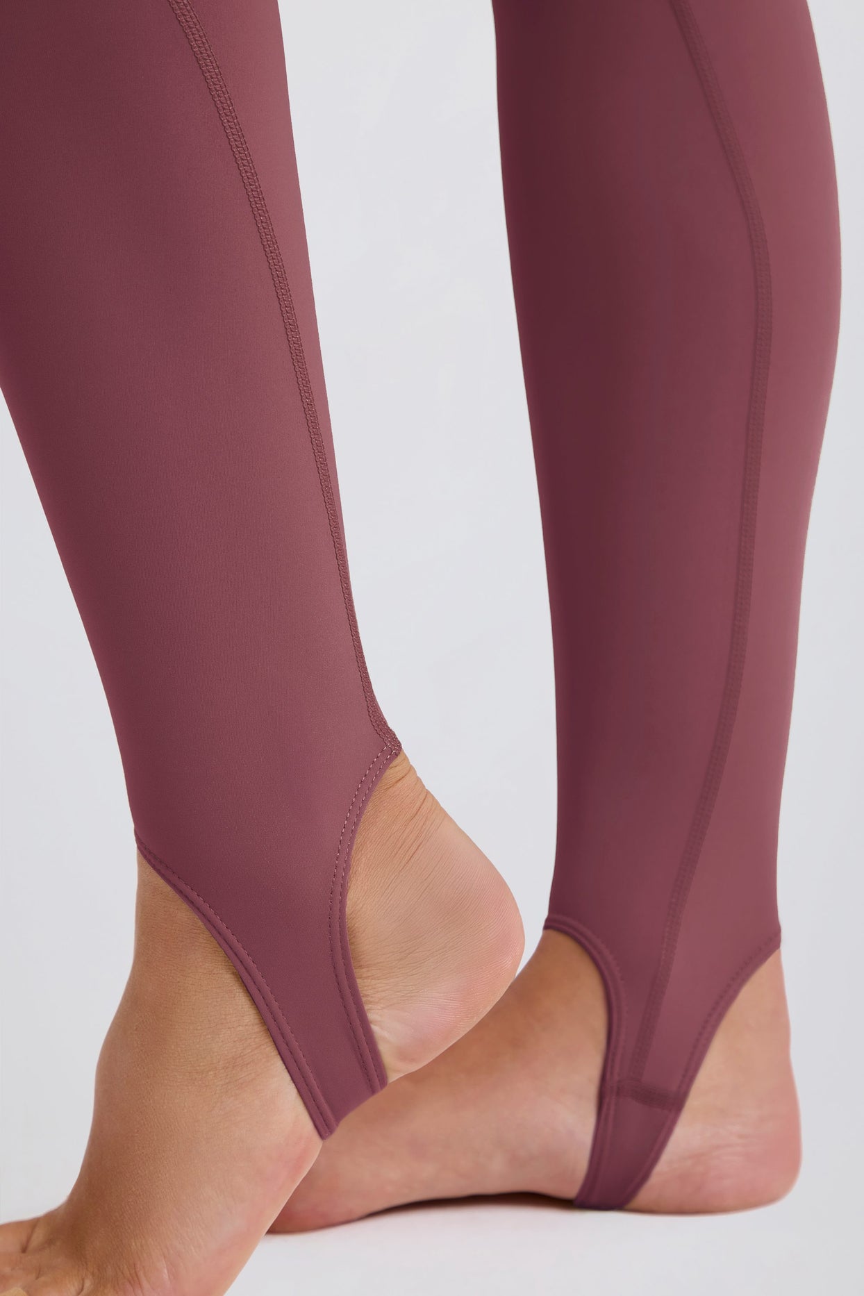Foldover Mid-Rise Stirrup Leggings in Acai - 6