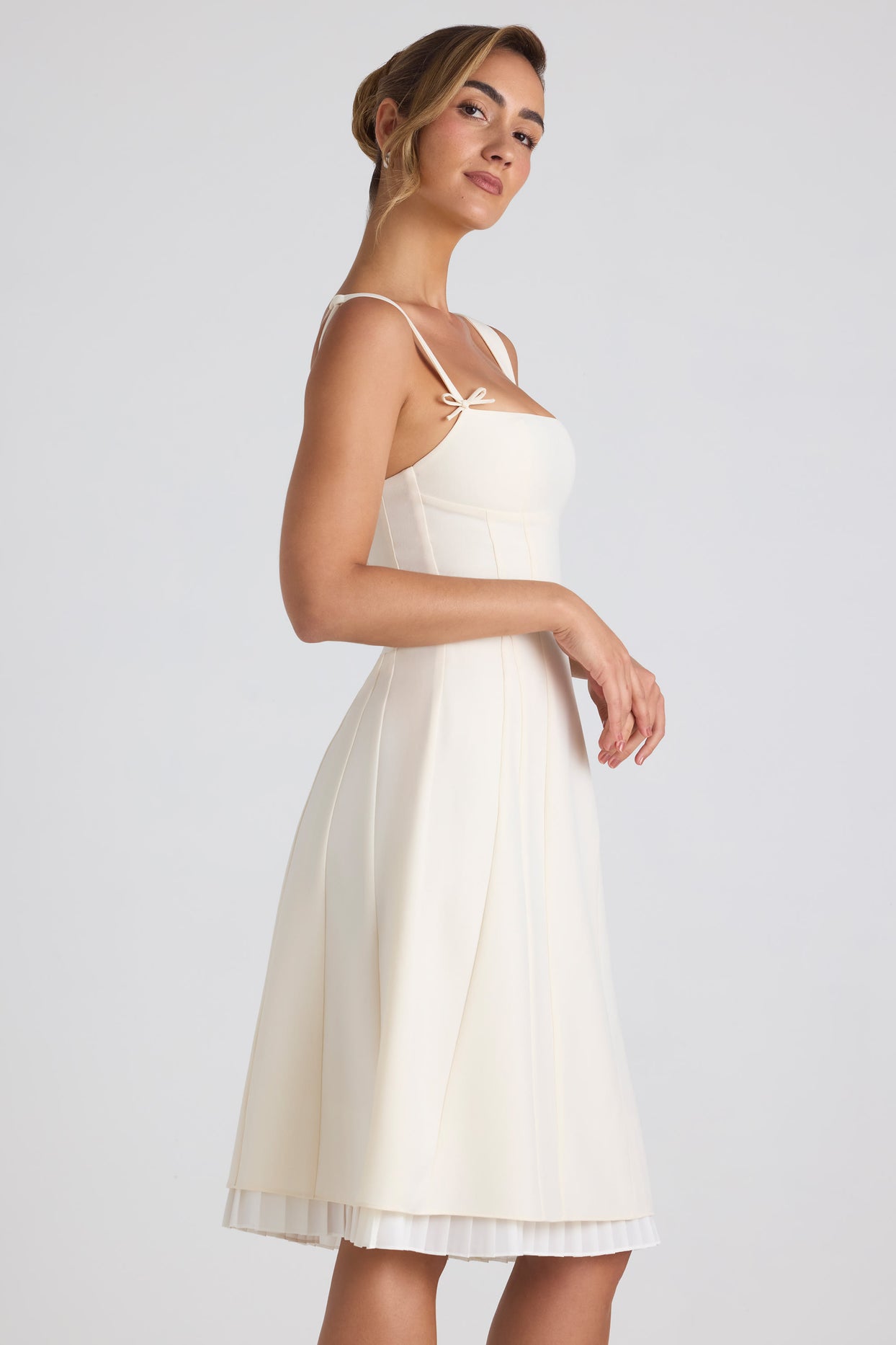 Bow-Detail Pleated A-Line Midi Dress in Ivory - 3