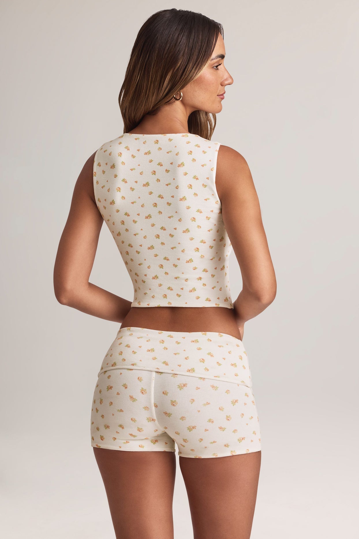Modal Foldover Mid-Rise Shorts in Floral Print - 3