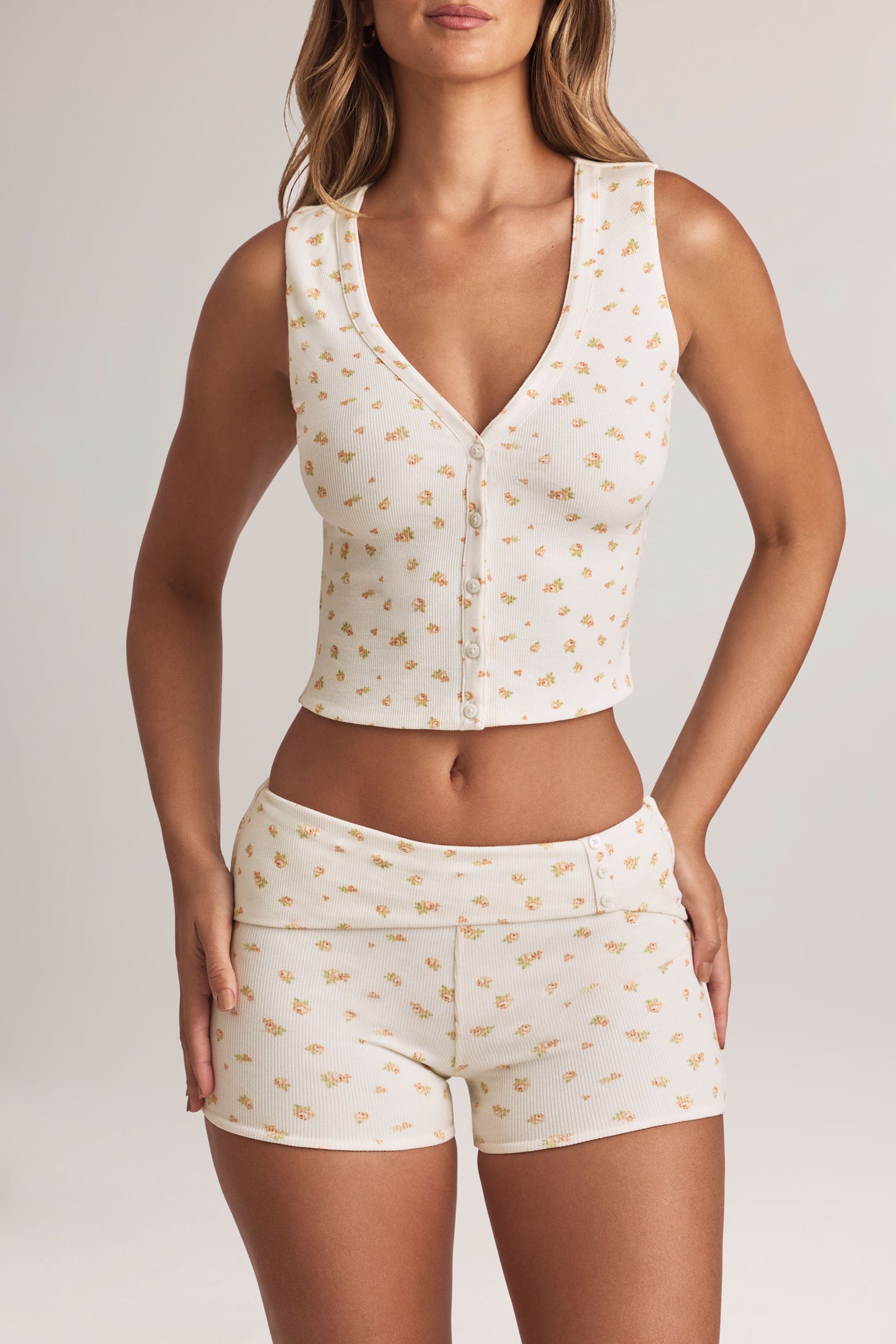 Modal Foldover Mid-Rise Shorts in Floral Print - 5