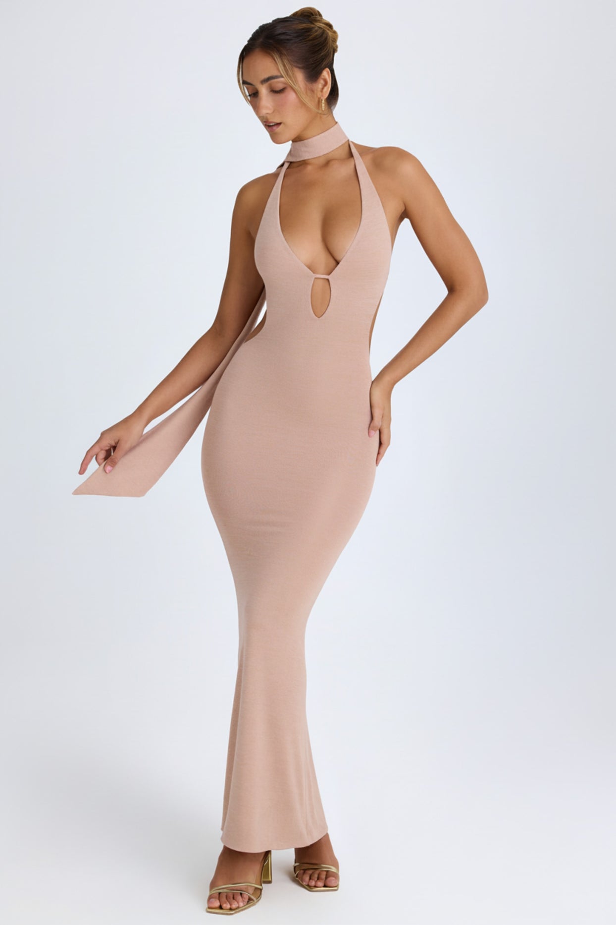 Scarf-Detail Cut-Out Halterneck Maxi Dress in Warm Peach - 5