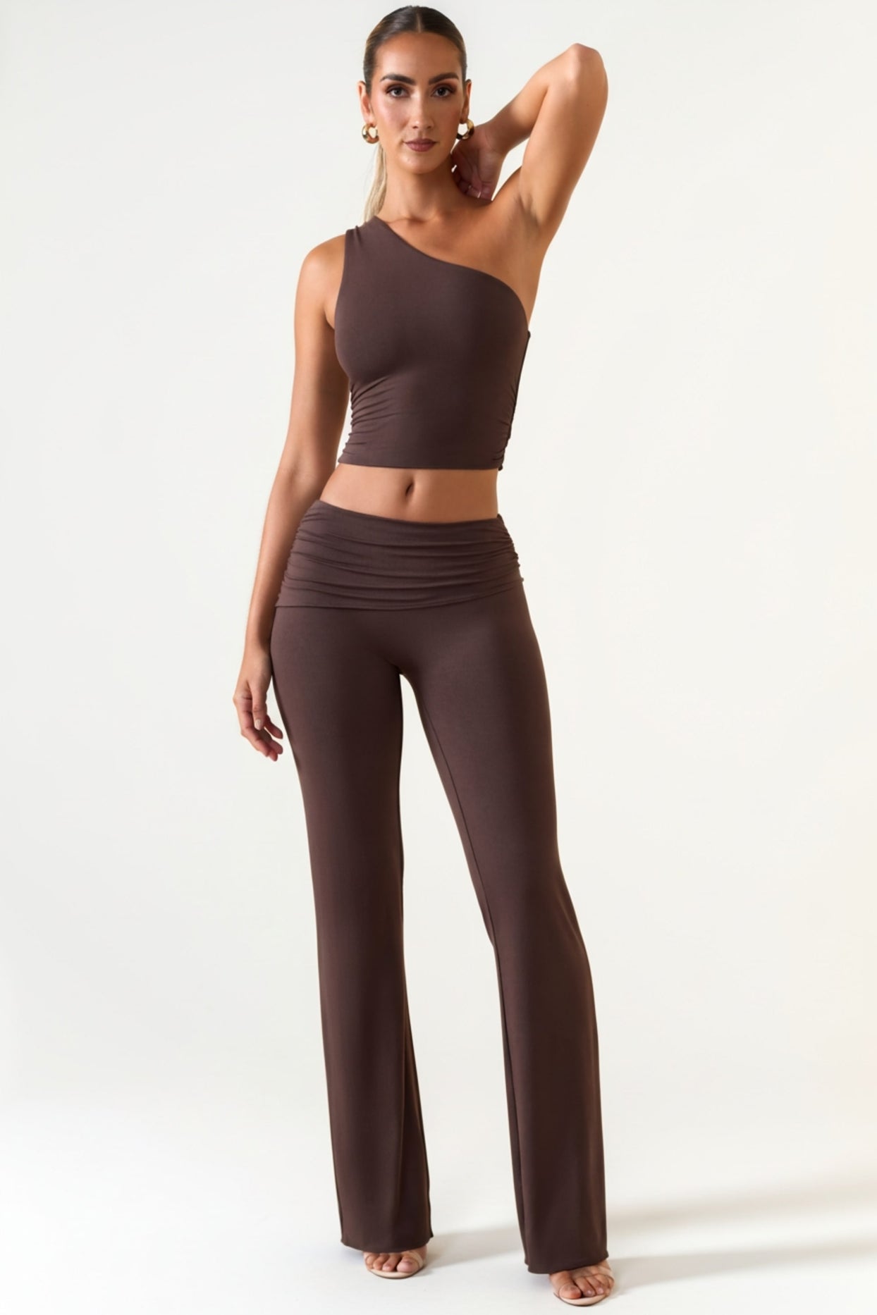 Mid-Rise Straight-Leg Trousers in Chocolate Brown - 4