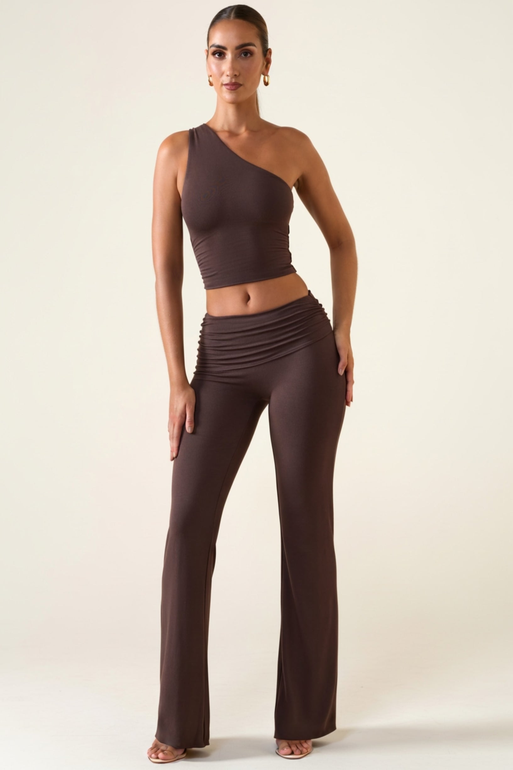 Mid-Rise Straight-Leg Trousers in Chocolate Brown - 1