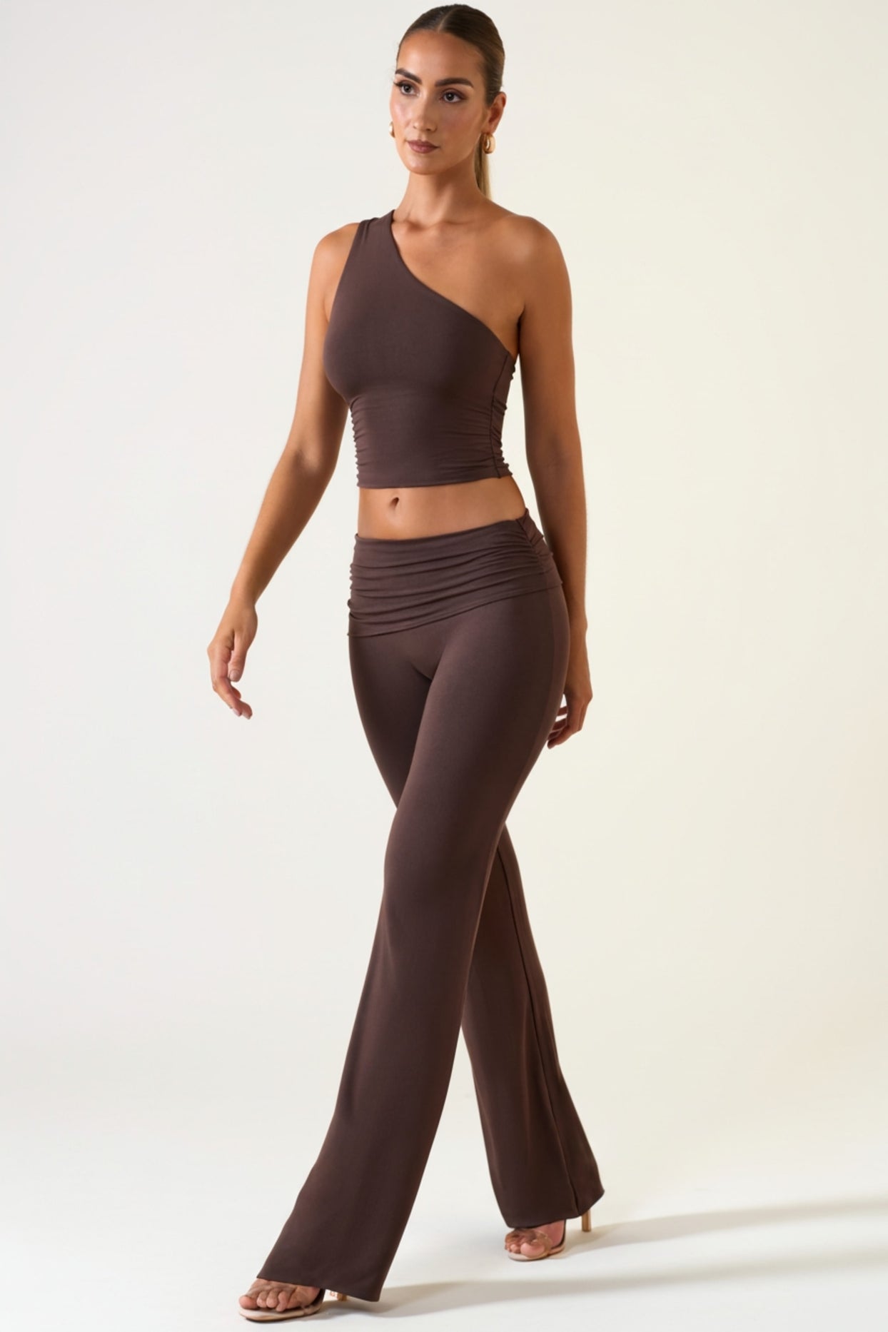 Mid-Rise Straight-Leg Trousers in Chocolate Brown - 5