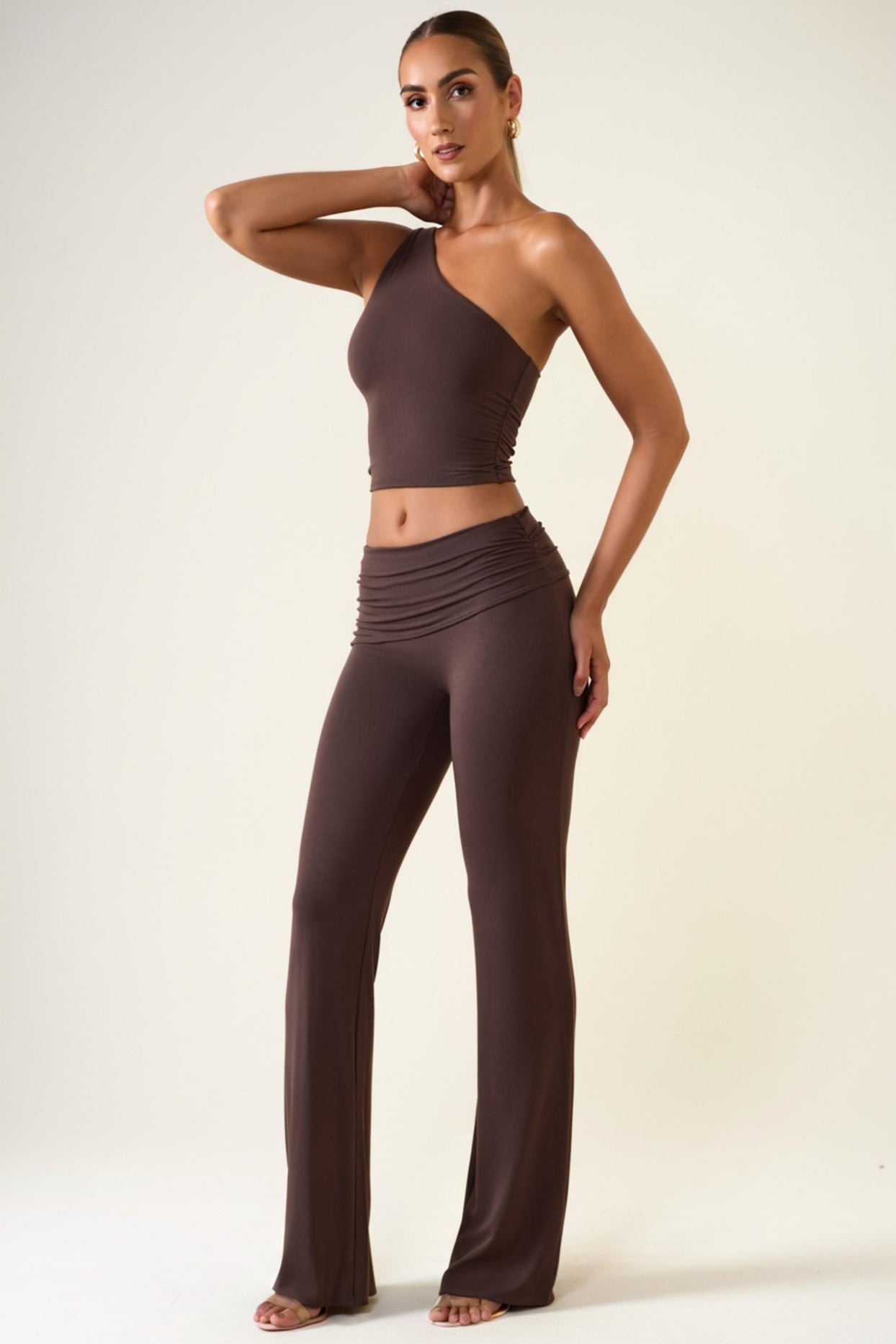 Mid-Rise Straight-Leg Trousers in Chocolate Brown - 7
