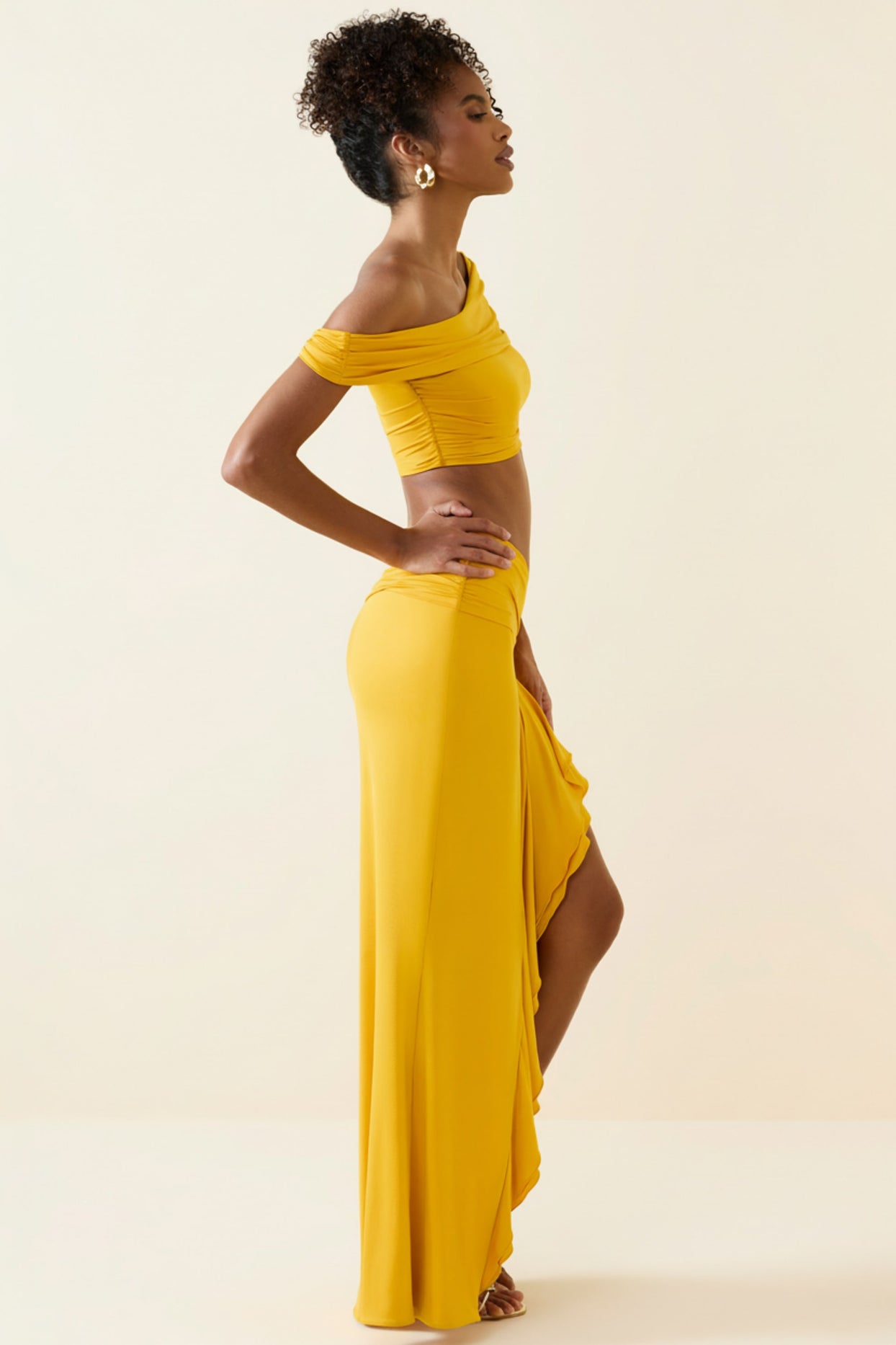 Asymmetric Ruffled Low-Rise Maxi Skirt in Golden Yellow - 3