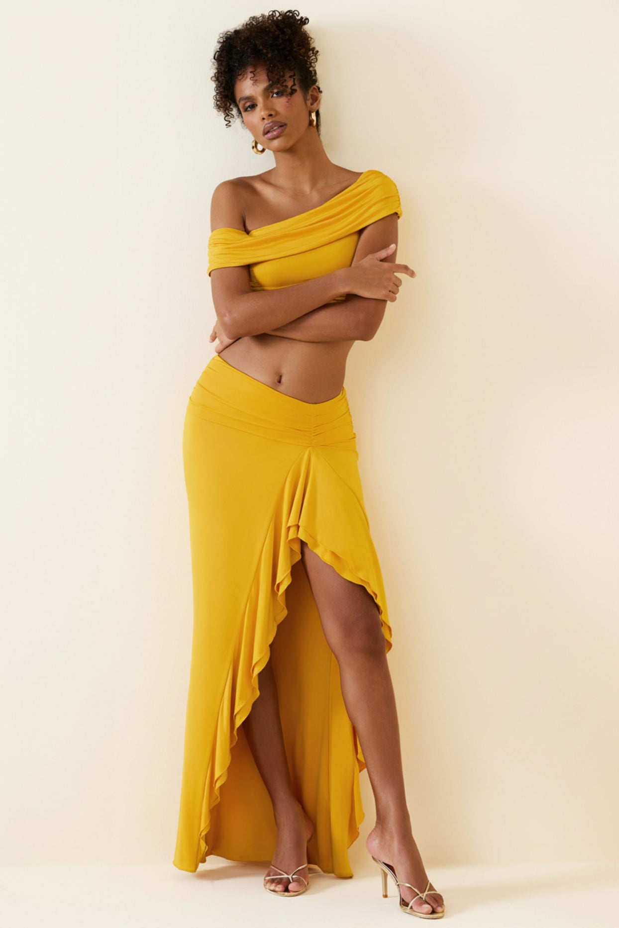 Asymmetric Ruffled Low-Rise Maxi Skirt in Golden Yellow - 7